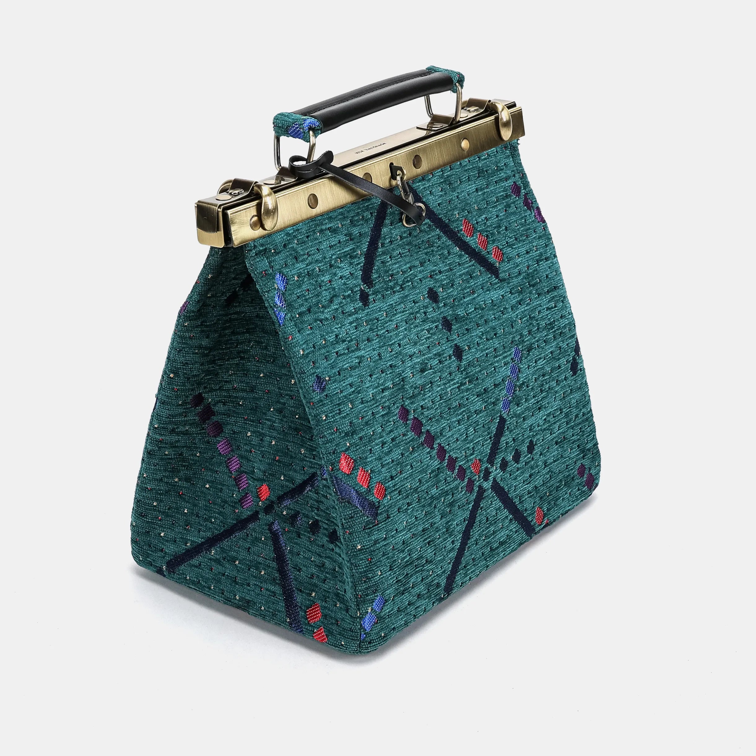 PDX Portland Airport Cecile Carpet Purse Gladstone Bag of America side