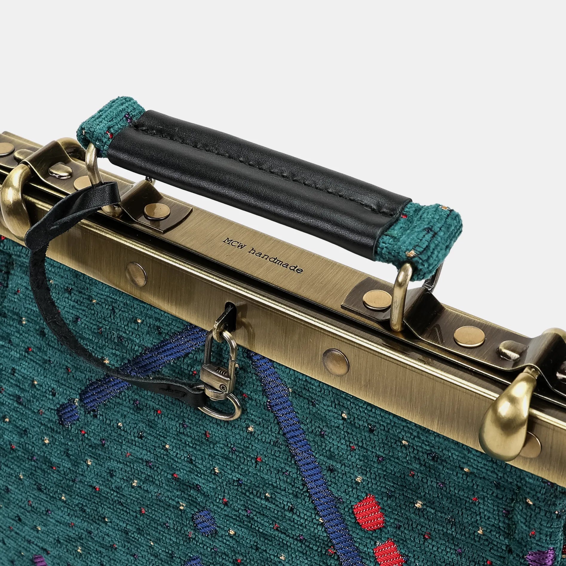 PDX Portland Airport Helena Carpet Gladstone Backpack America handle