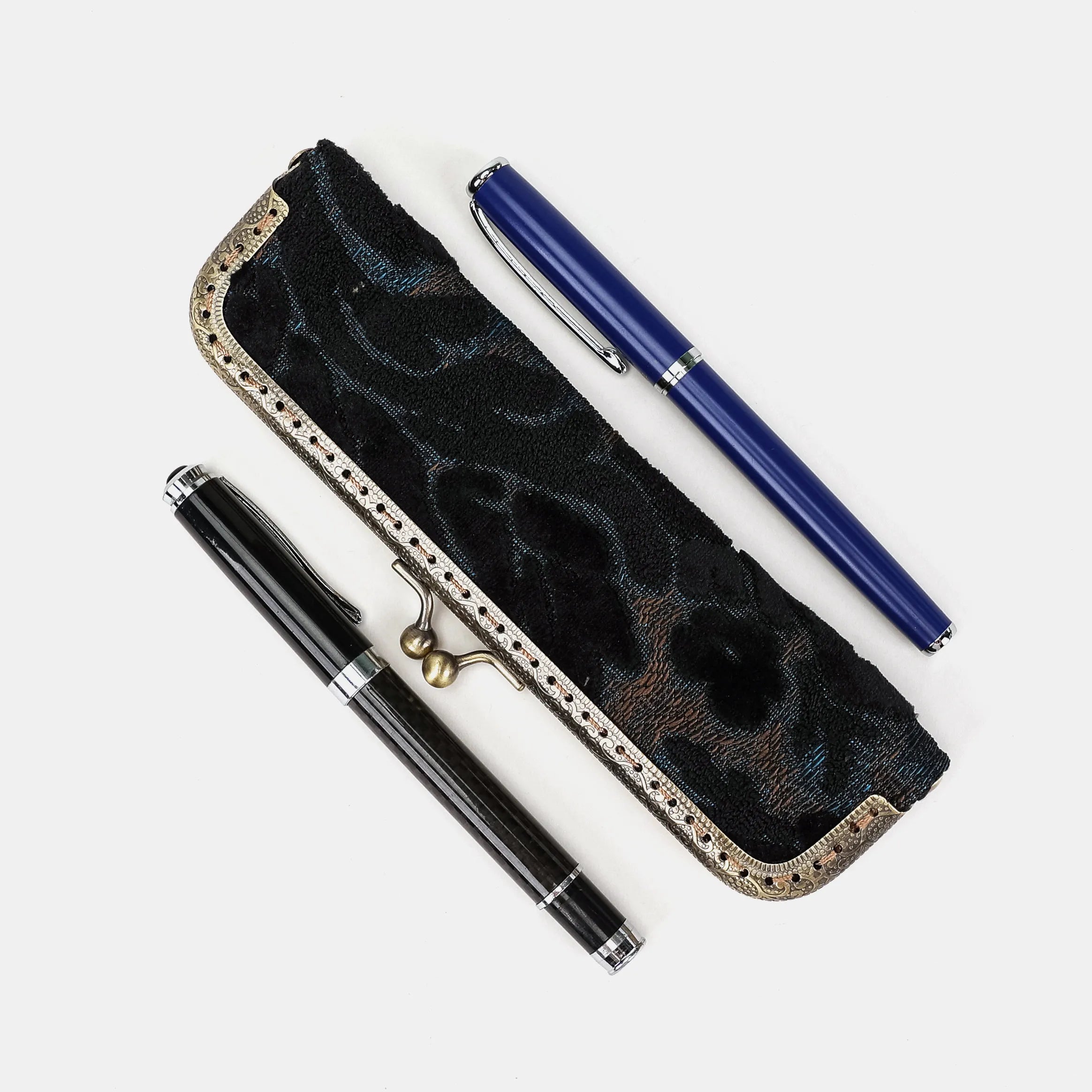 Burnout Velvet Black Duo Pen Case Carpetbag of America with pens