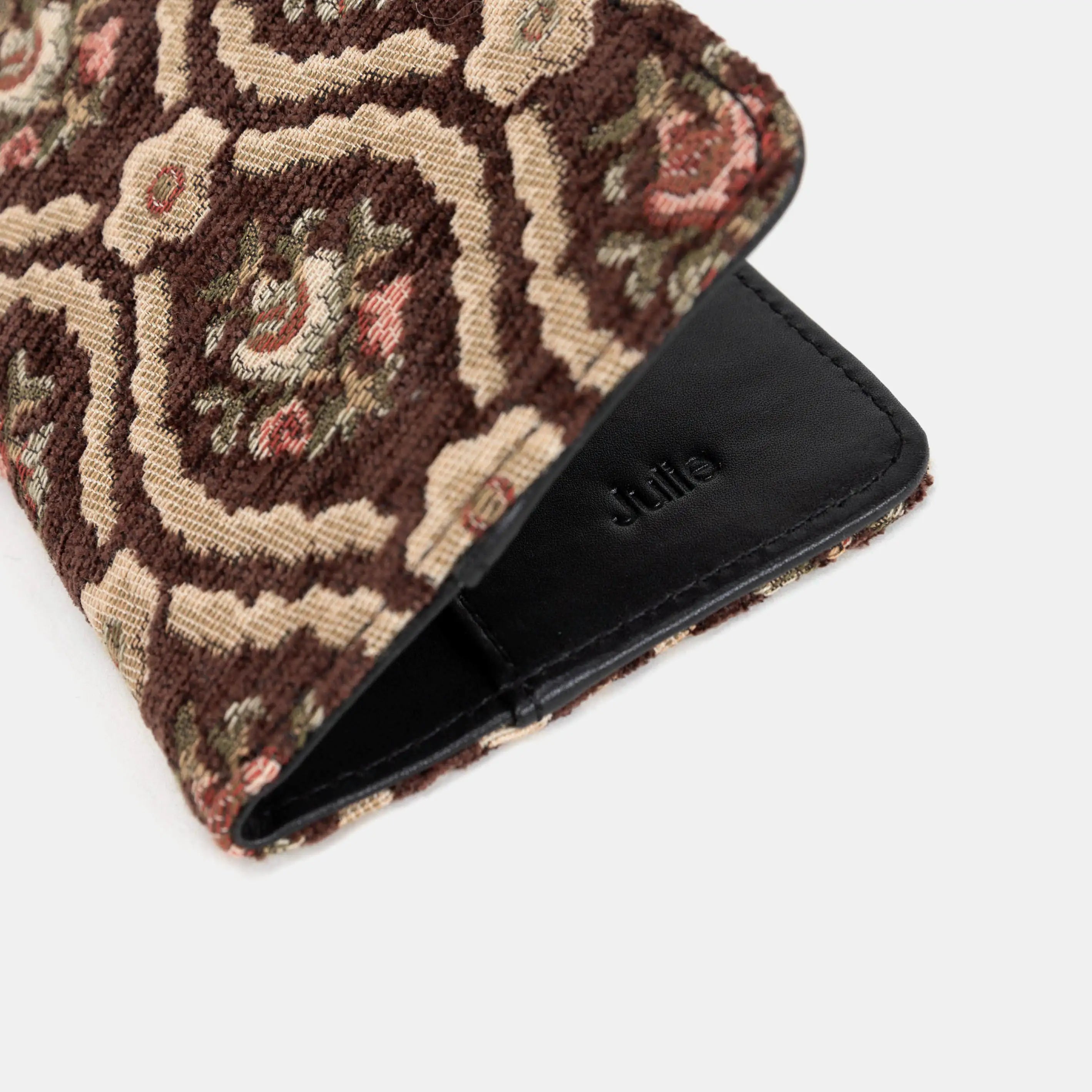 Traditional Coffee Passport Cover of America bottom