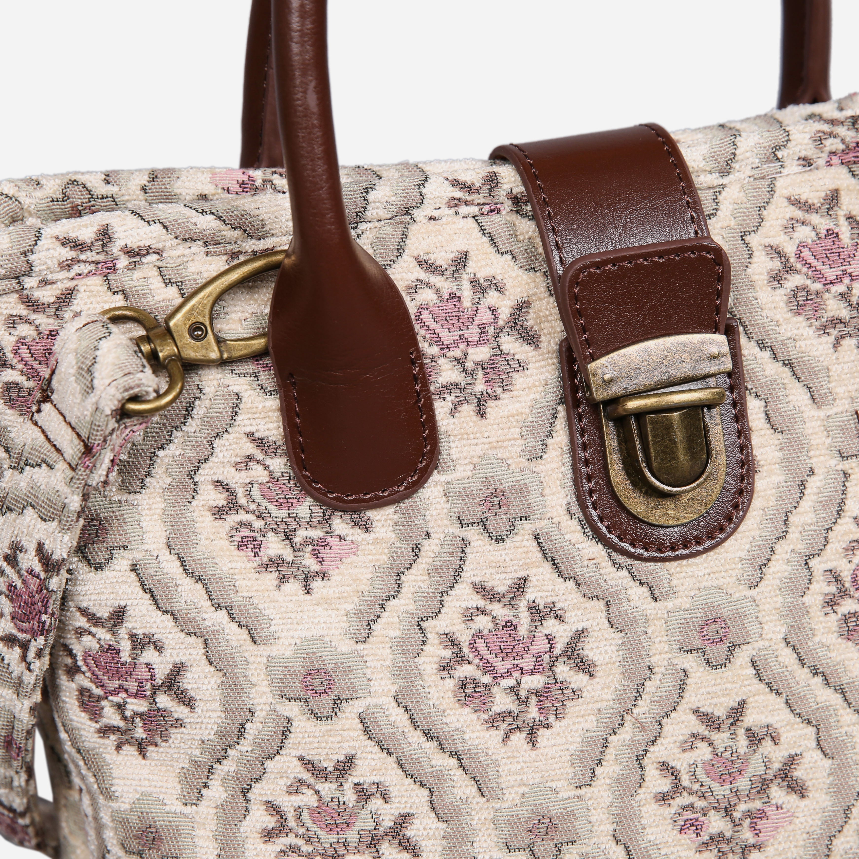 Traditional Cream Tuck Lock Carpet Satchel carpet bag MCW Handmade of America details