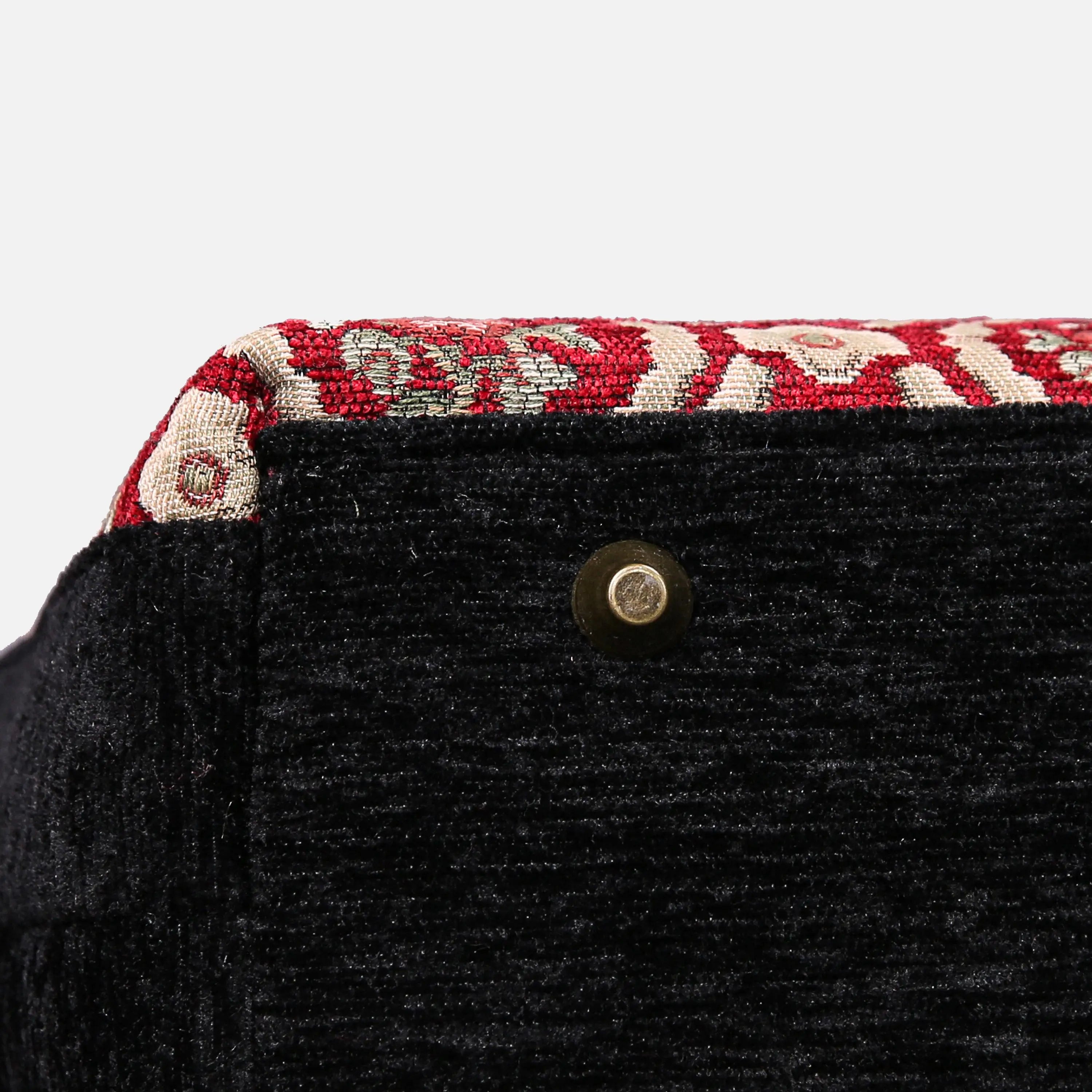 Traditional Red carpet bag of America bottom details