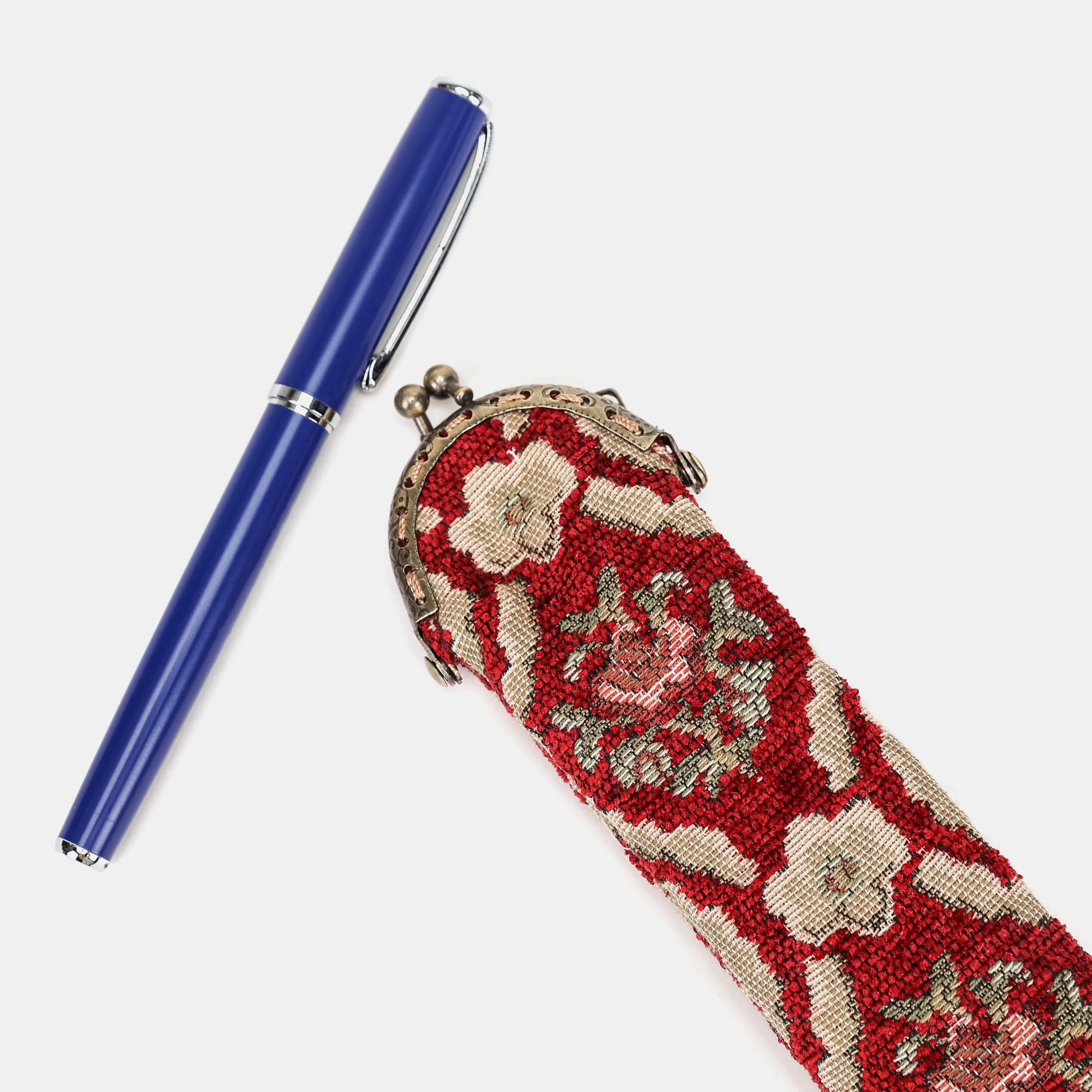 Traditional Red Solo Pen Case Carpetbag of America with pen