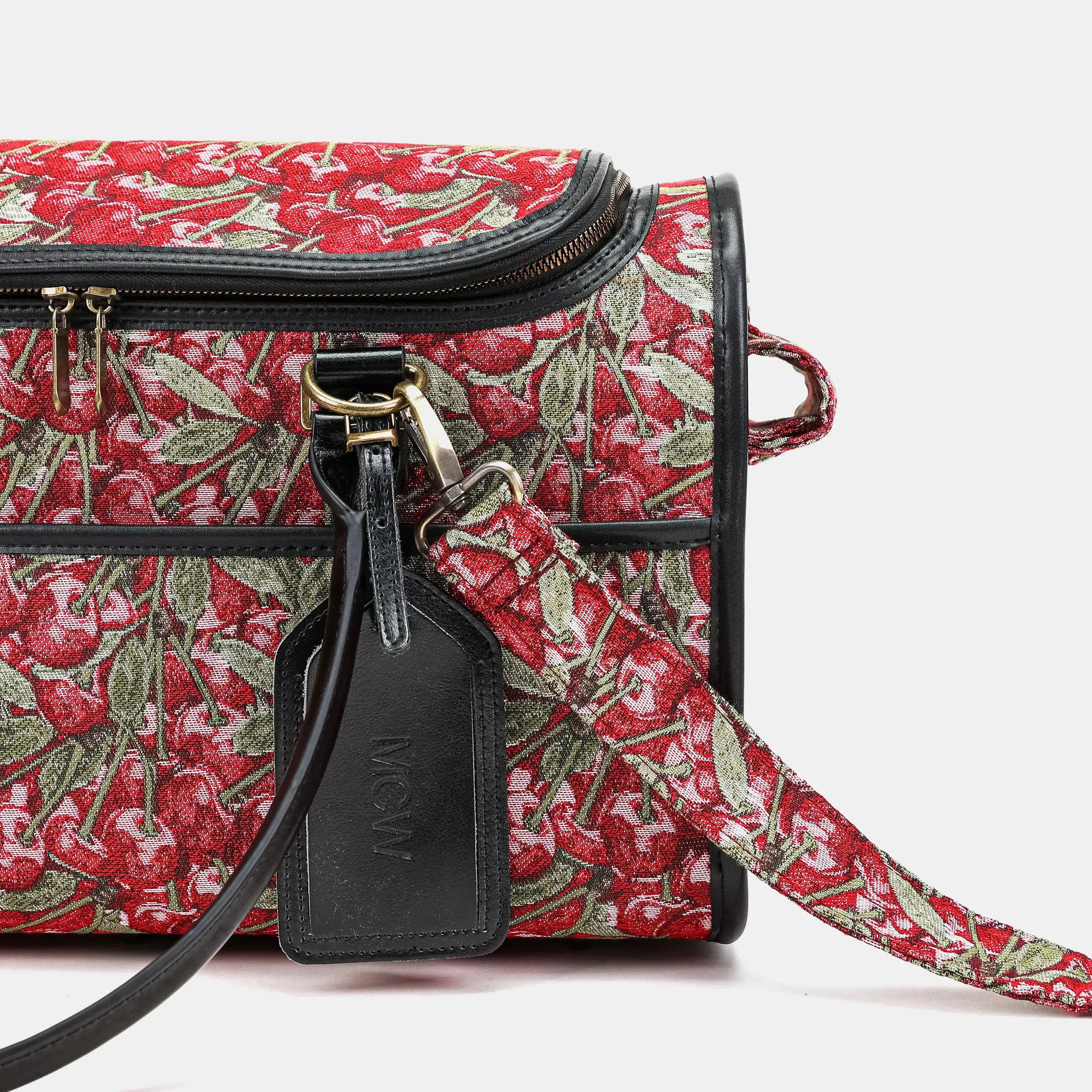 Travel Dog Carrier Bag Cherry Cascade of America details