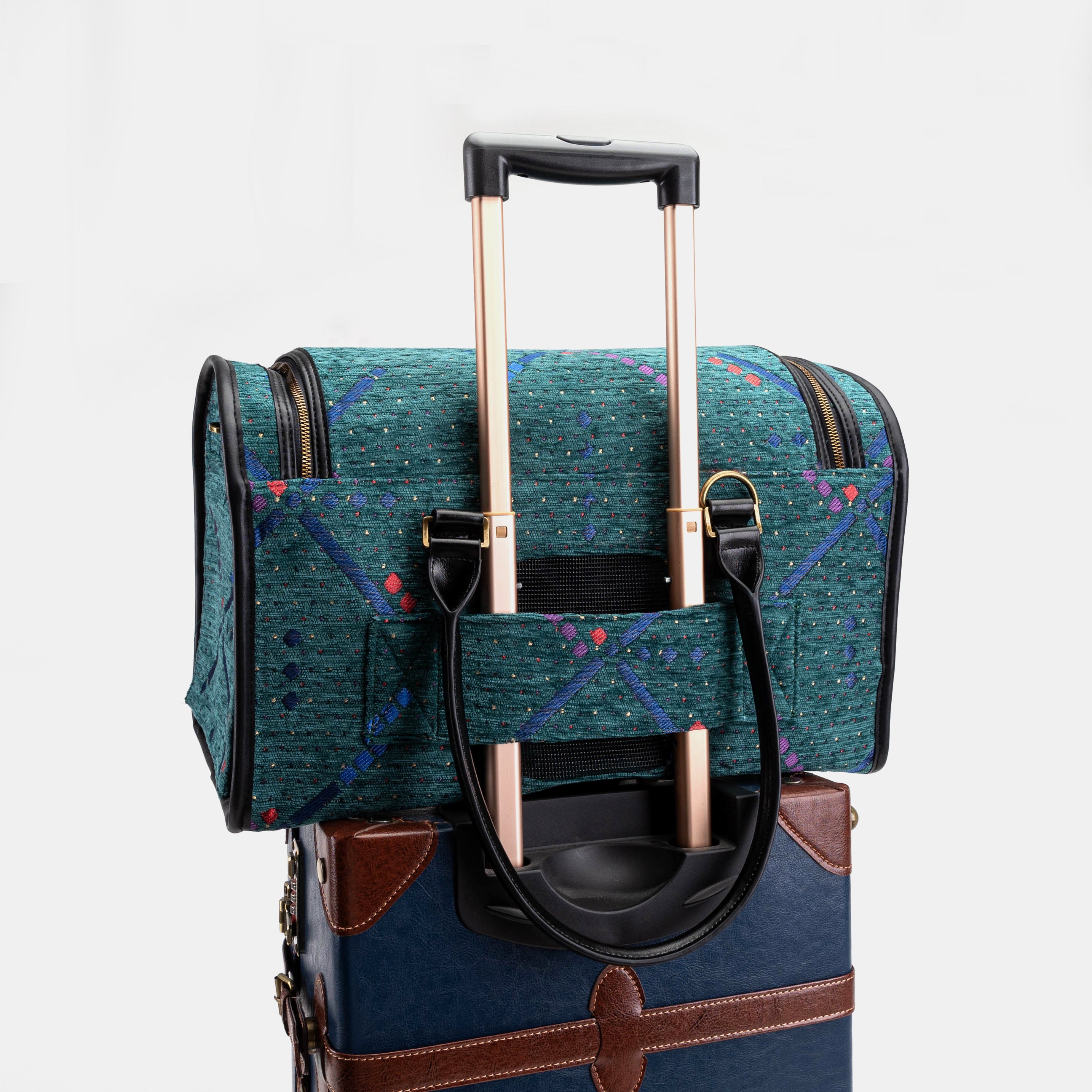 Travel Dog Carrier PDX Portland Airport of America in use