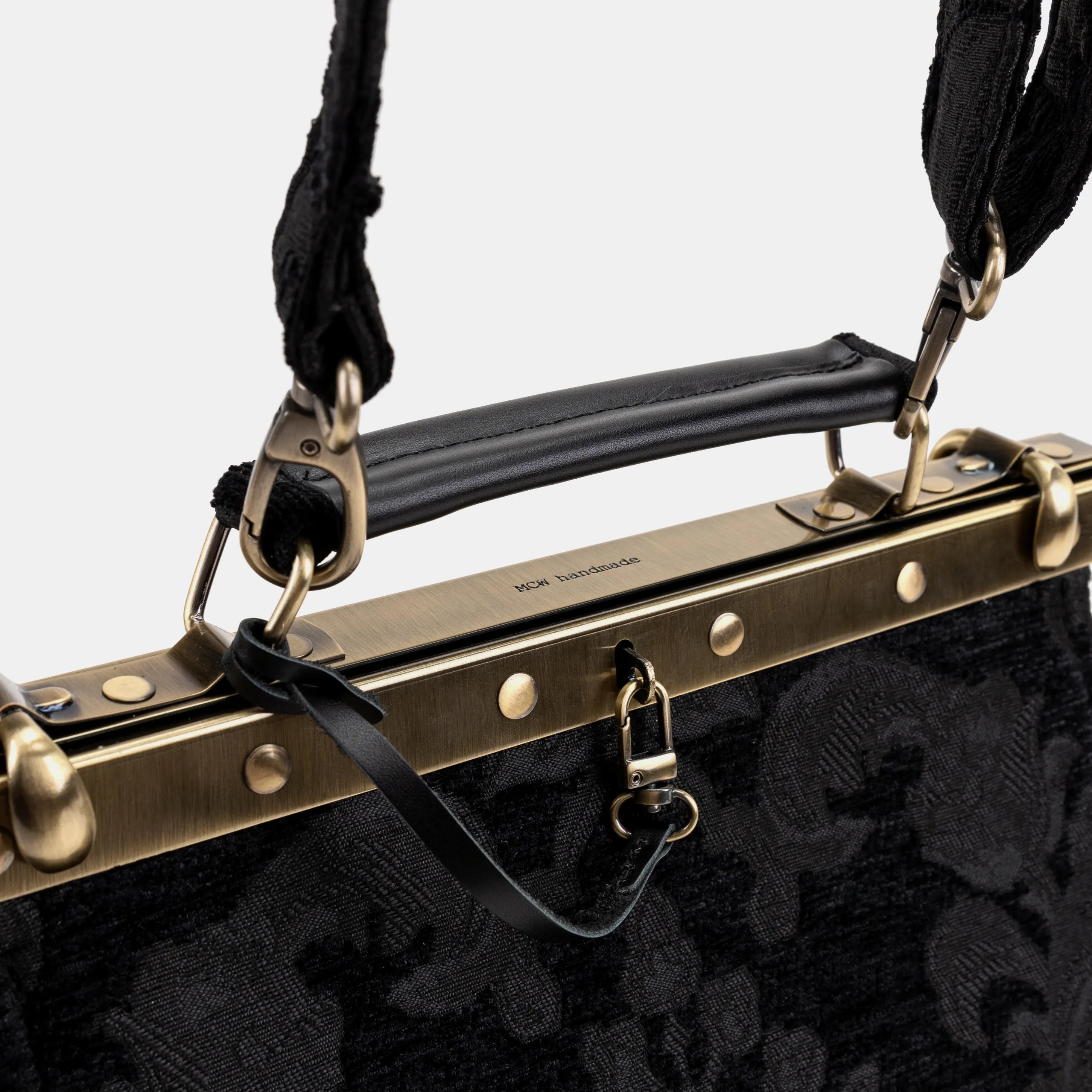 Victorian Blossom black/black Cecile Carpet Purse Gladstone Bag of America handle
