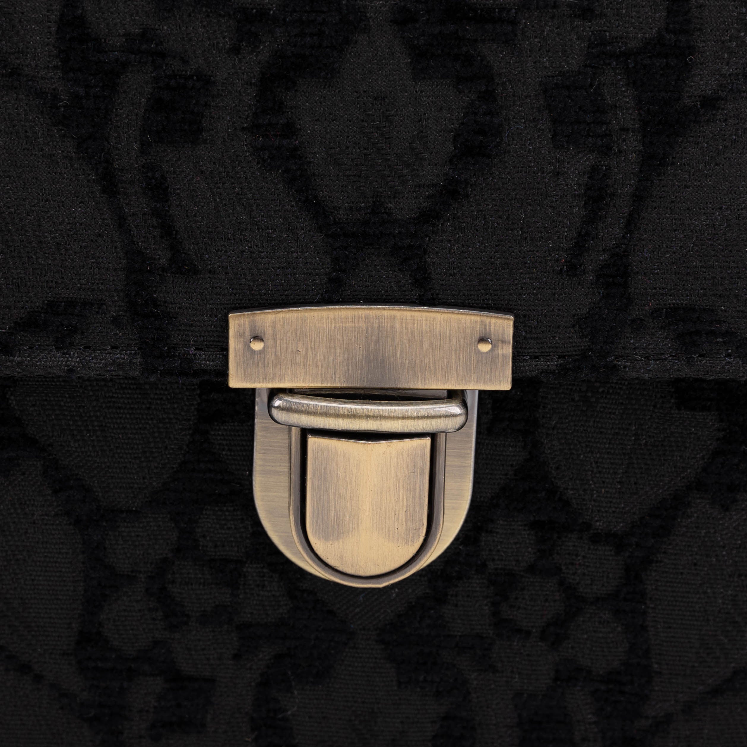 Victorian Blossom Black/Black Clara Medium Train Case of America tuck lock