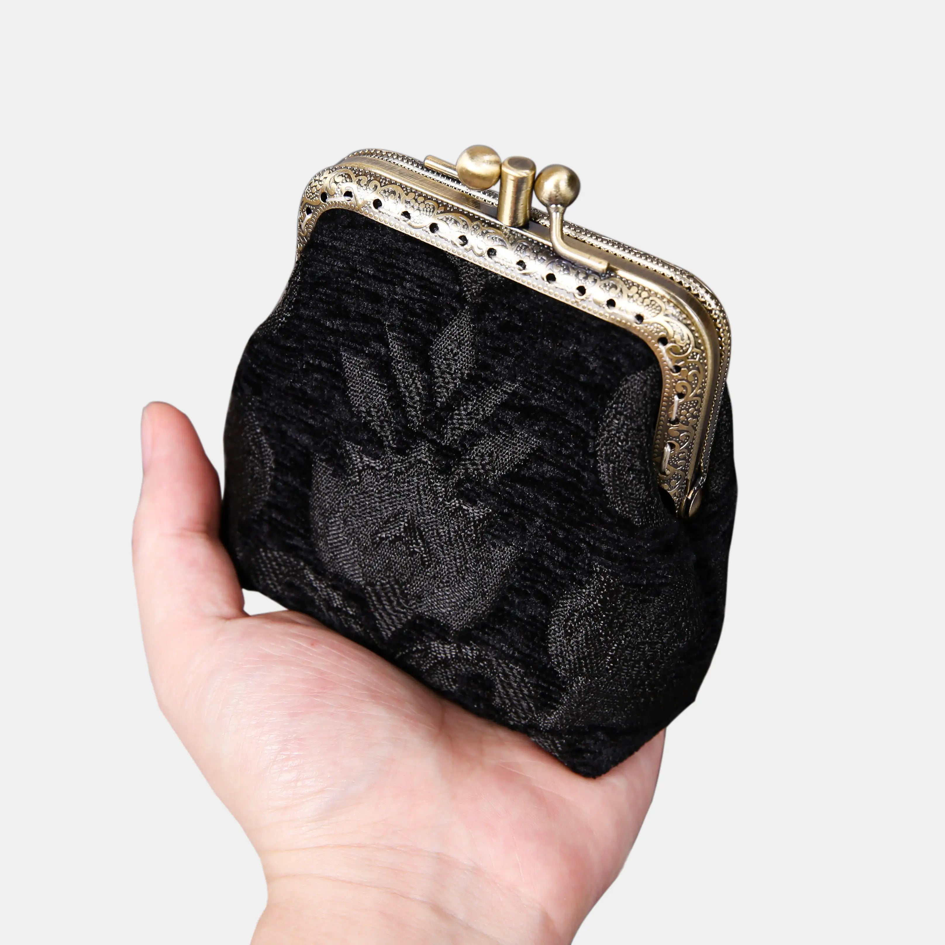 Victorian Blossom BLK/BLK Double Kiss Clasp Coin Purse of America main