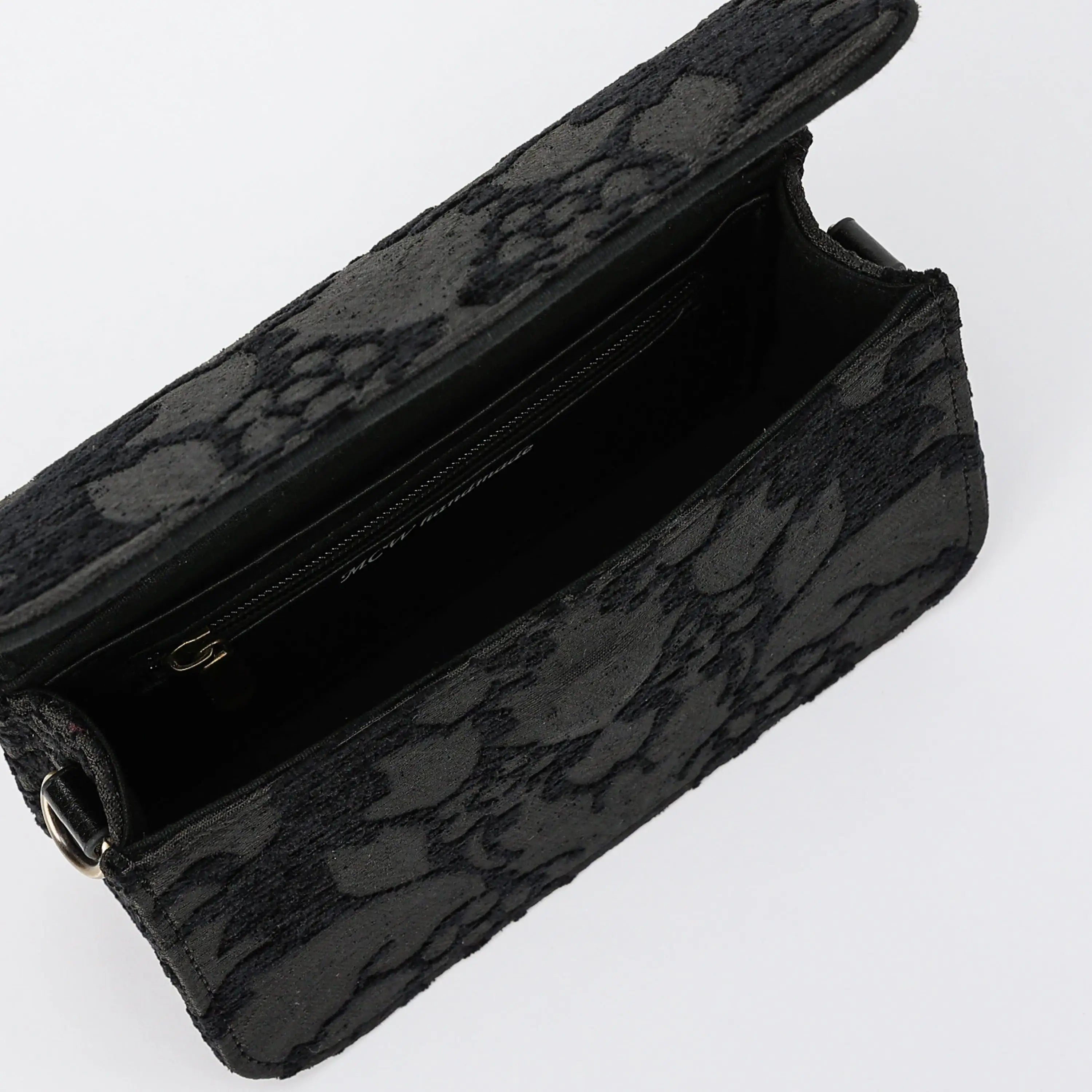Victorian Blossom blk Flap Crossbody Bag carpet bag of America inside