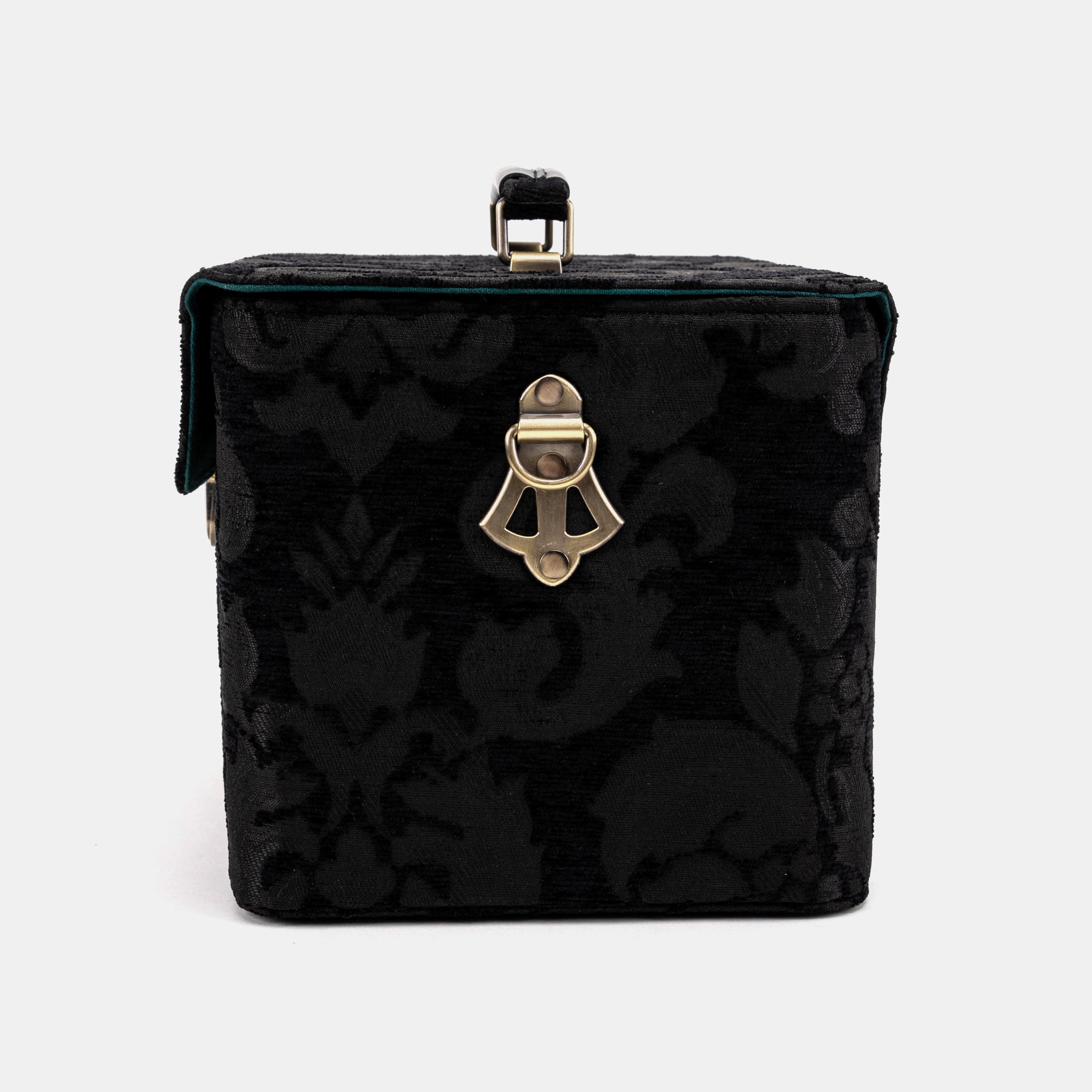 Victorian Blossom Black/Black Josephine Large Train Case of America side