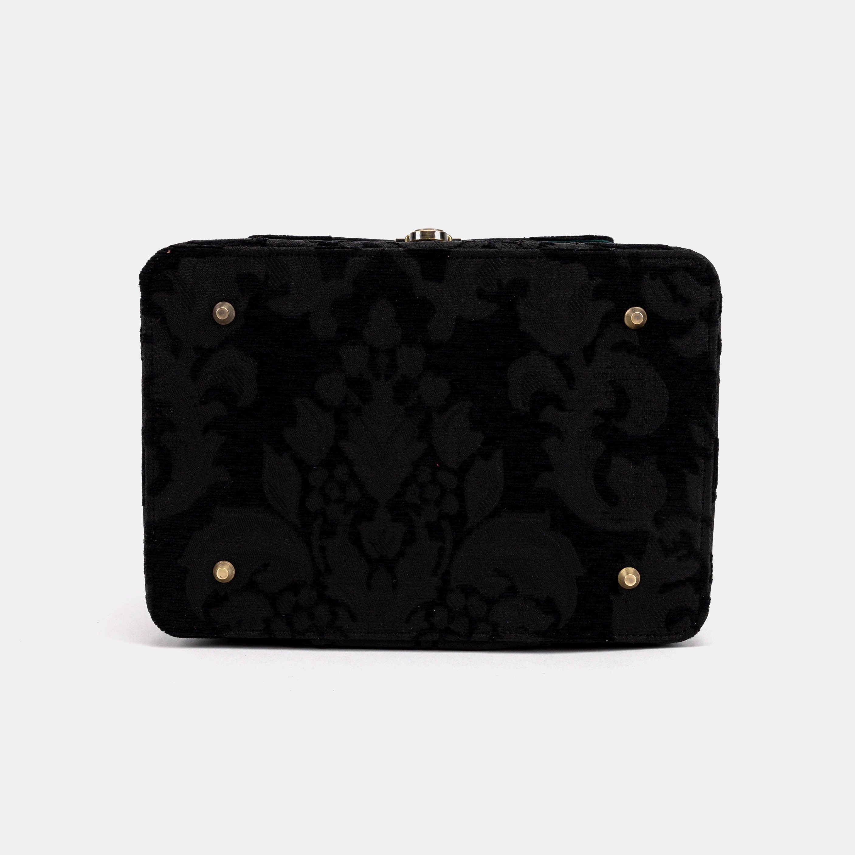 Victorian Blossom Black/Black Josephine Large Train Case of America bottom