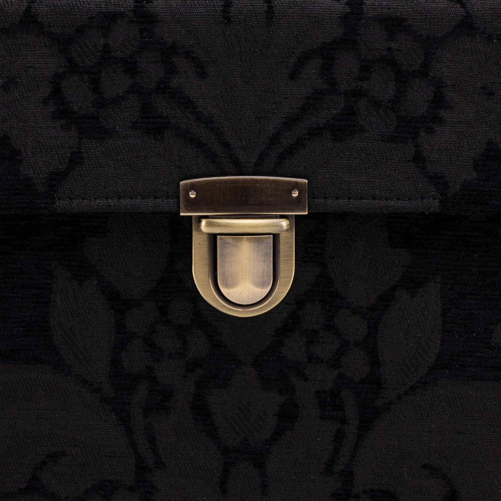 Victorian Blossom Black/Black Josephine Large Train Case of America tuck lock
