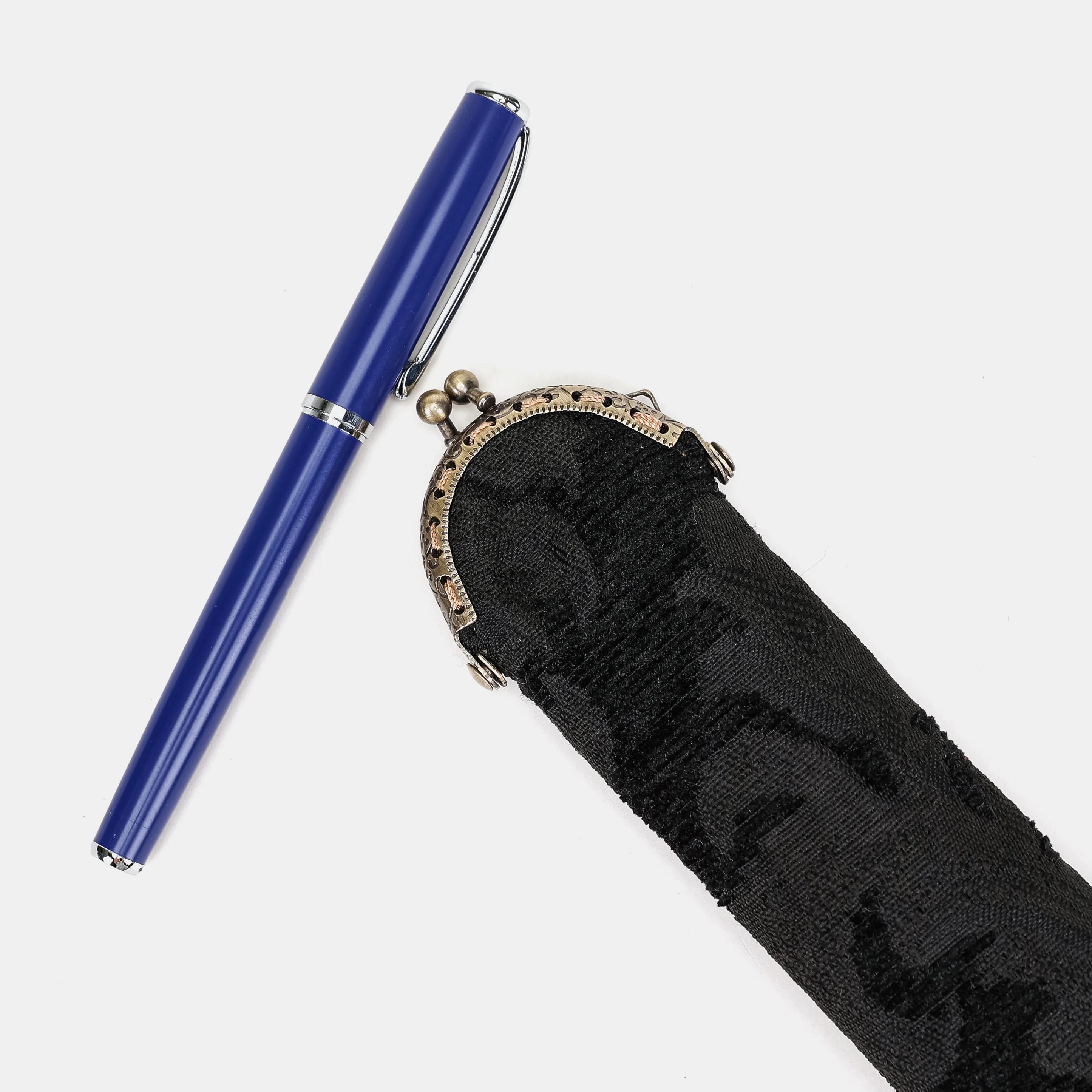 Victorian Blossom Black/Black Solo Pen Case Carpetbag of America with pen