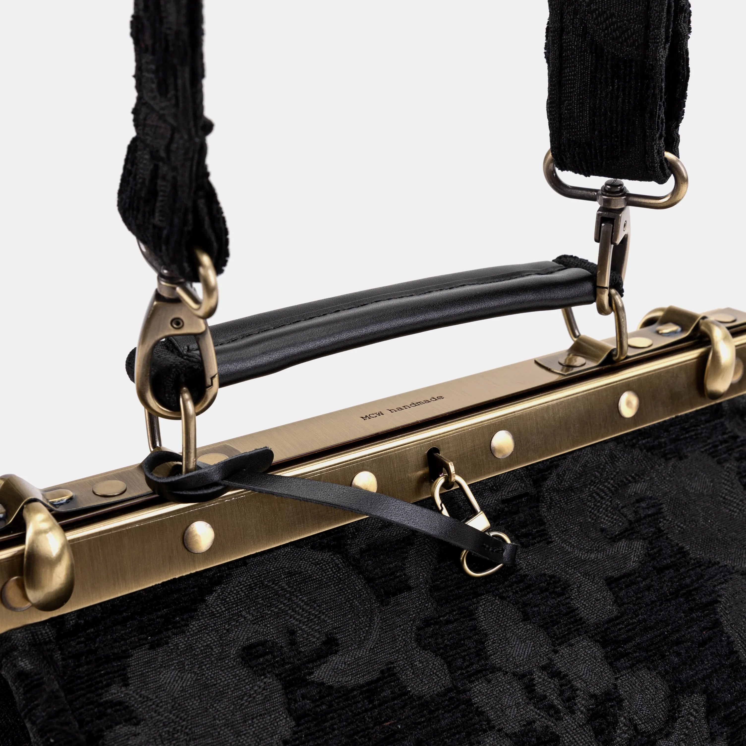 Victorian Blossom black/black Vivienne Carpet Purse Gladstone Bag of America handle