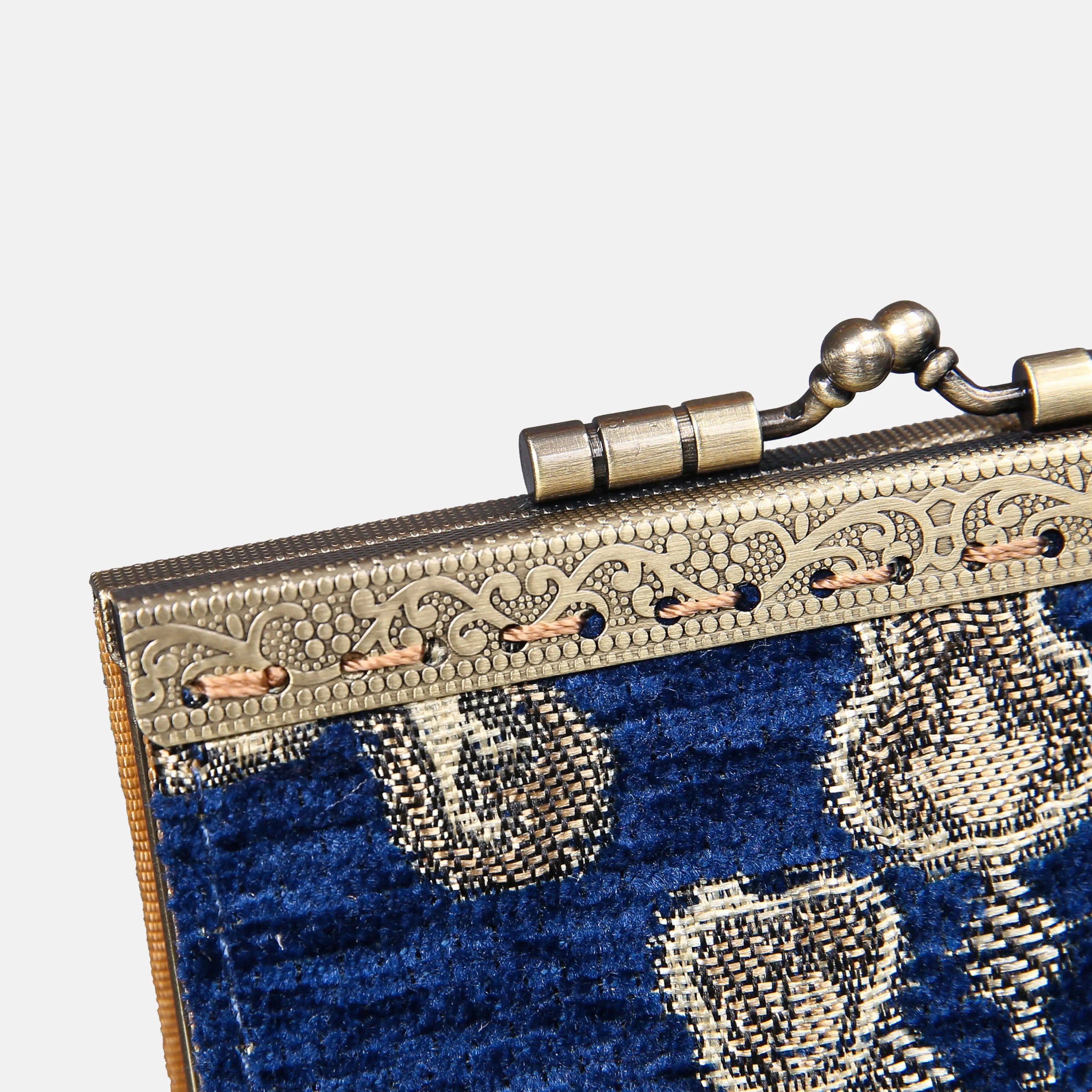 Victorian Blossom Blue Card Wallet of America details