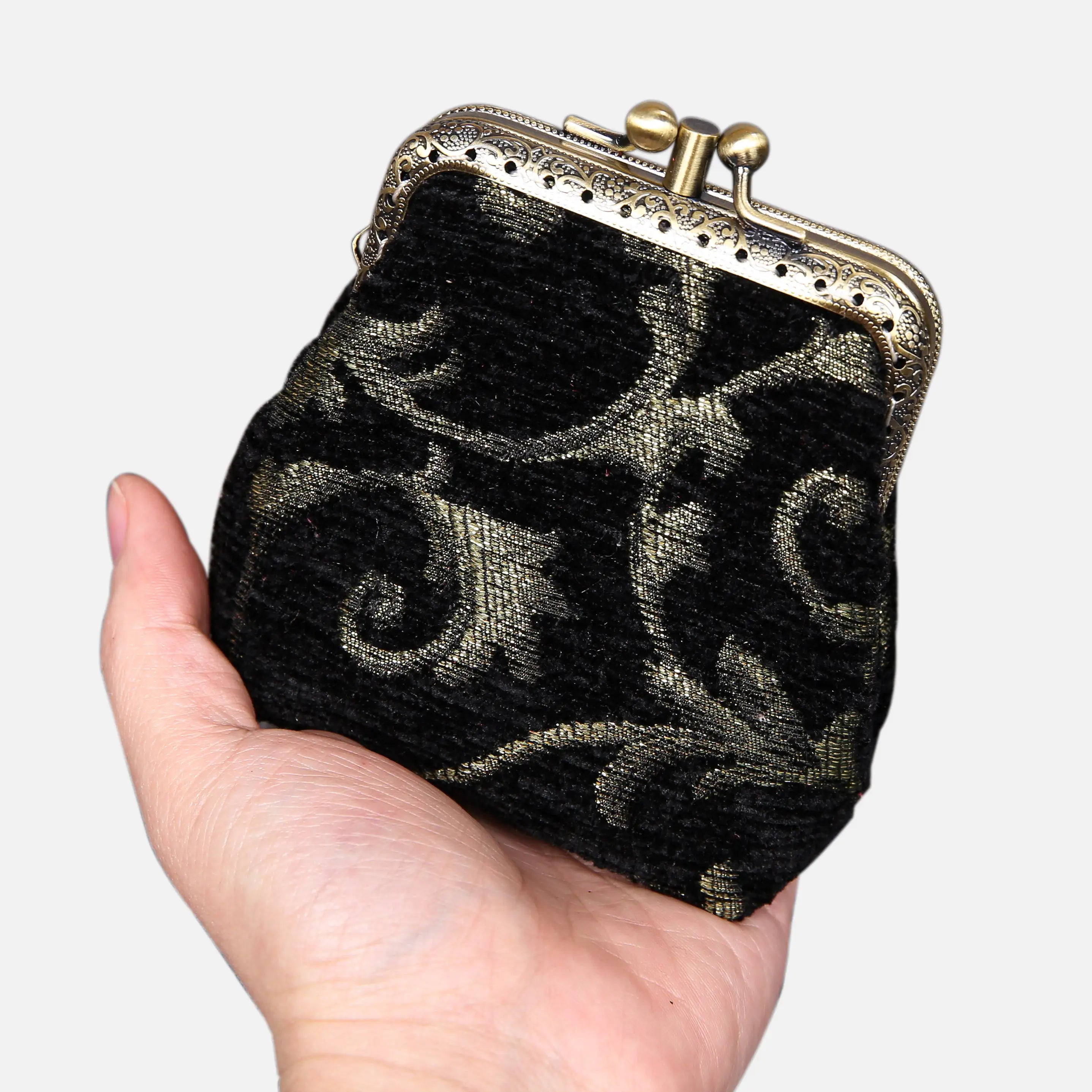 Vintage Scroll Black Double Kiss Clasp Coin Purse of America main