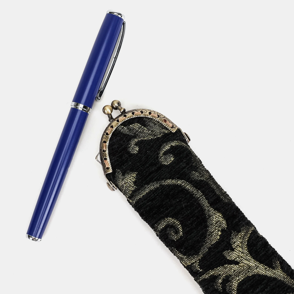 Vintage Scroll Black/Green Solo Pen Case Carpetbag of America with pen