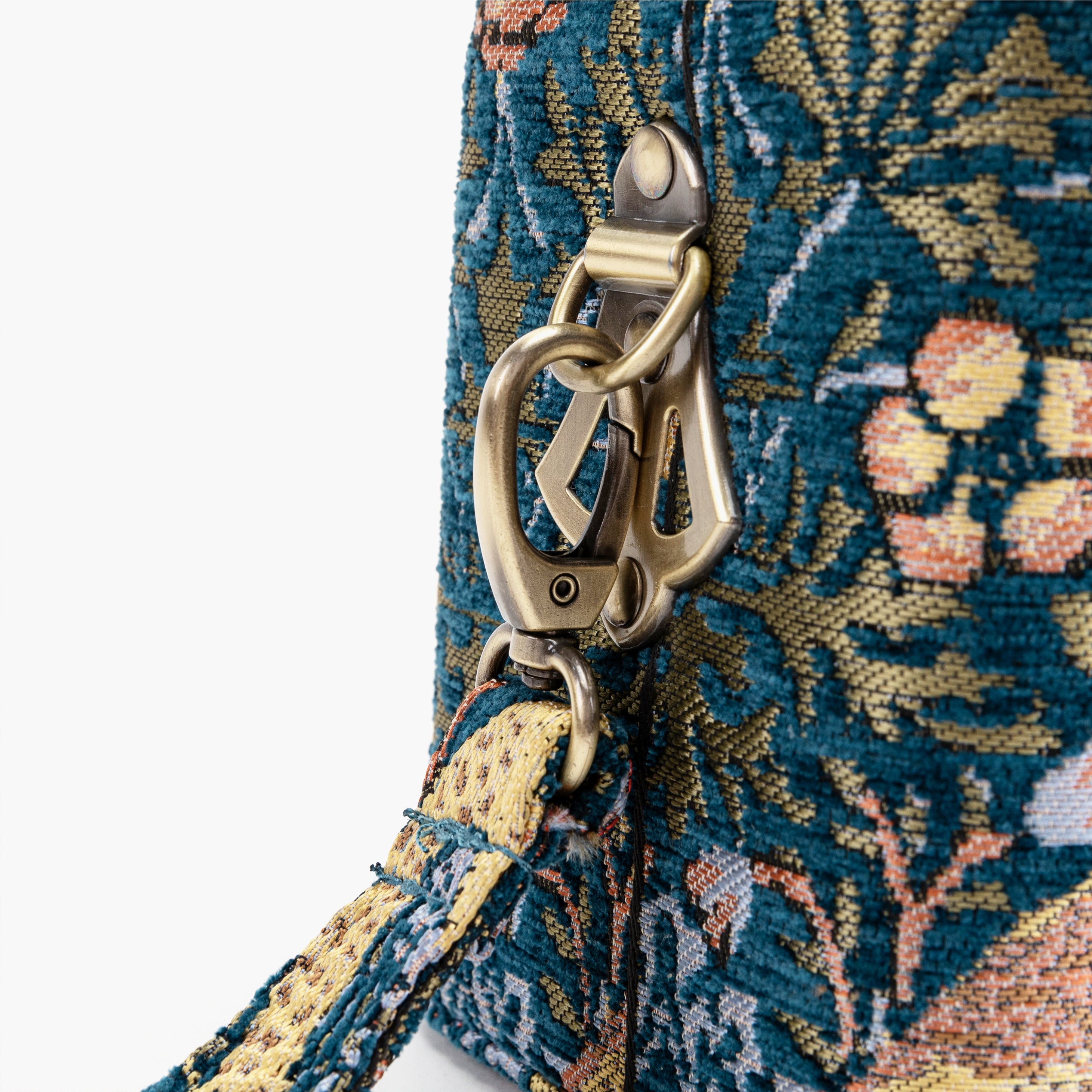Clara Medium Train Case Purse William Morris Strawberry Thief of America clasp