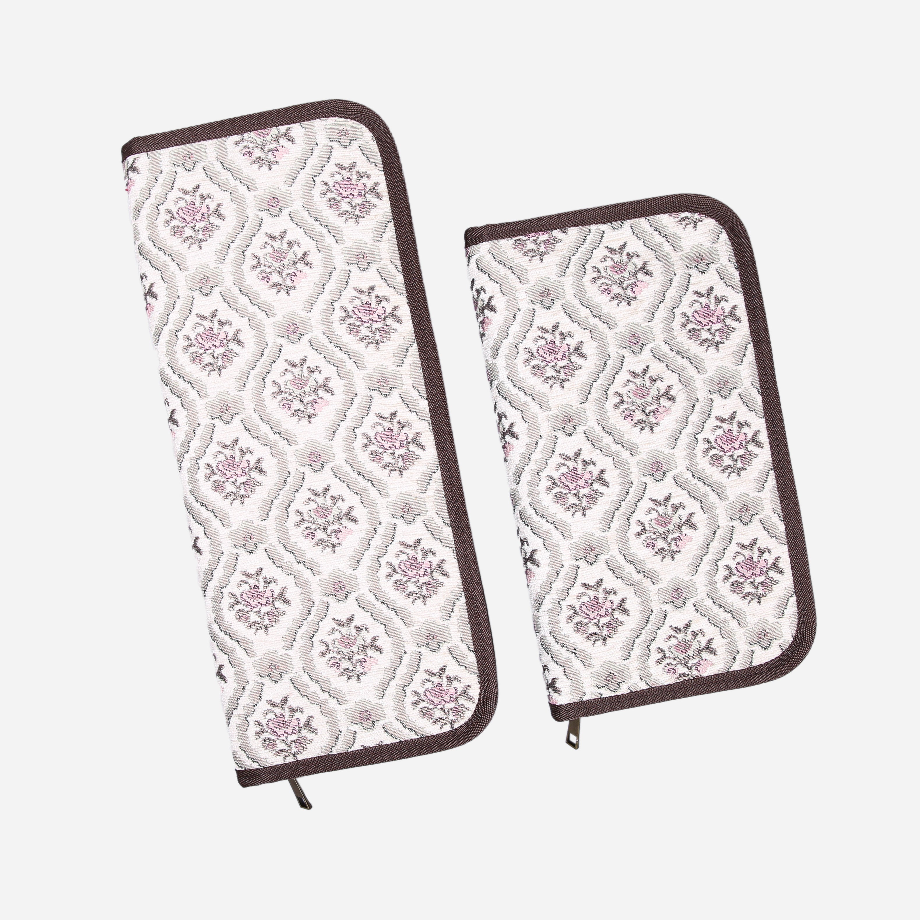 Traditional Cream Carpet Needle Case of America large and small main