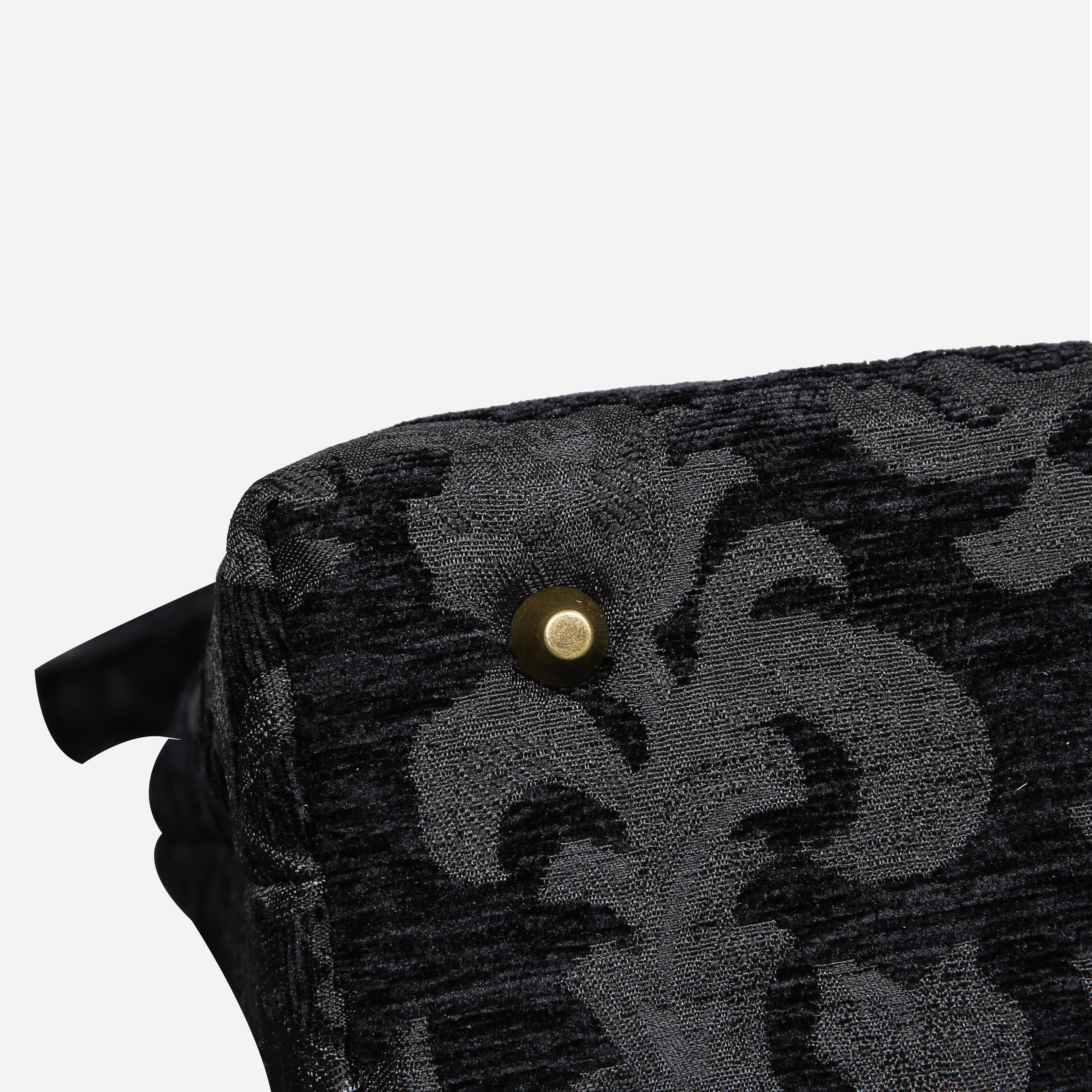 Victorian Blossom Black/Black Tuck Lock Carpet Satchel carpet bag MCW Handmade of America bottom
