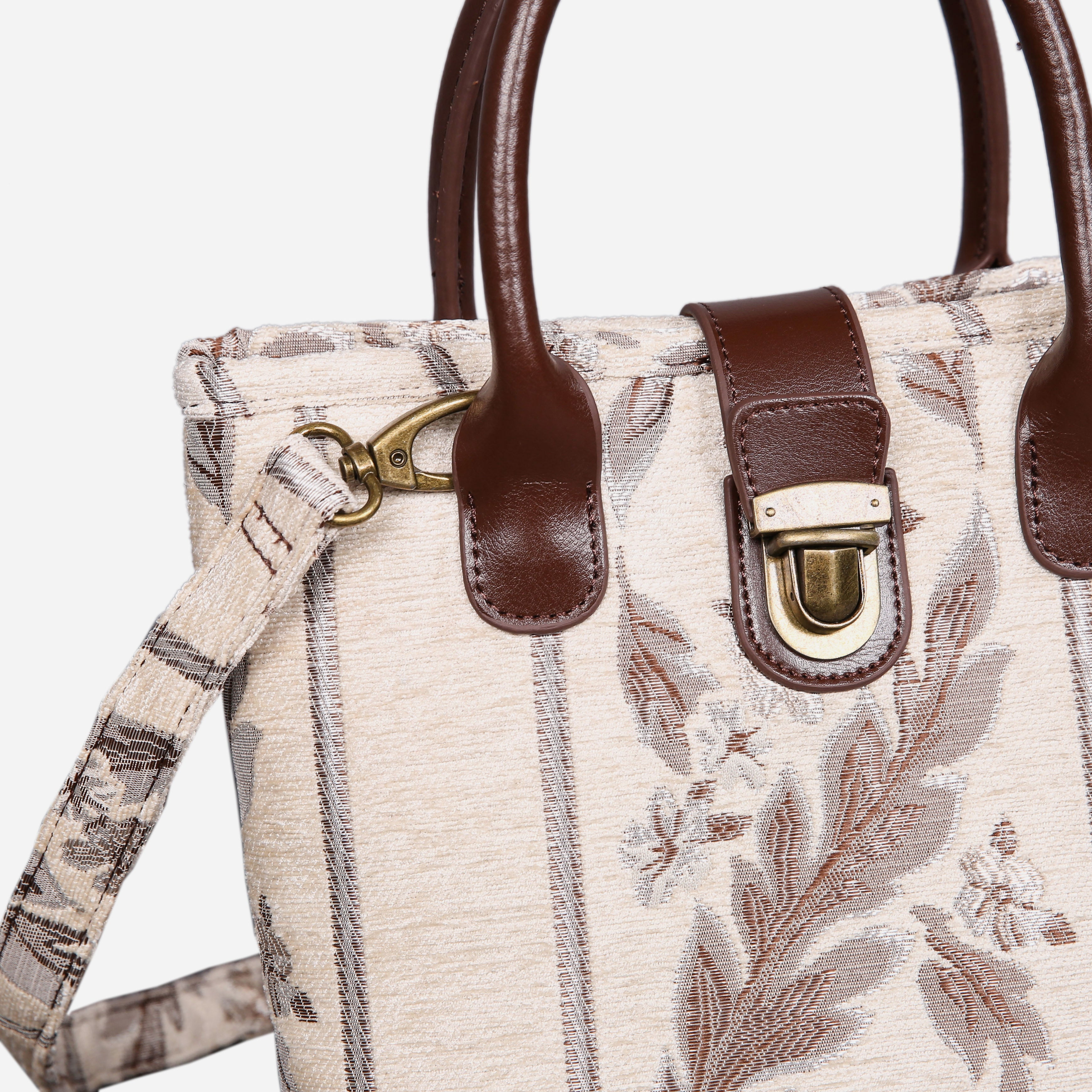 Strips Cream Tuck Lock Carpet Satchel carpet bag MCW Handmade detais