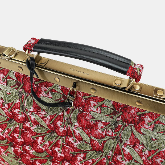 What Exactly Is a Carpet Bag? (And Why Mainstream Bags Just Can’t Compete)