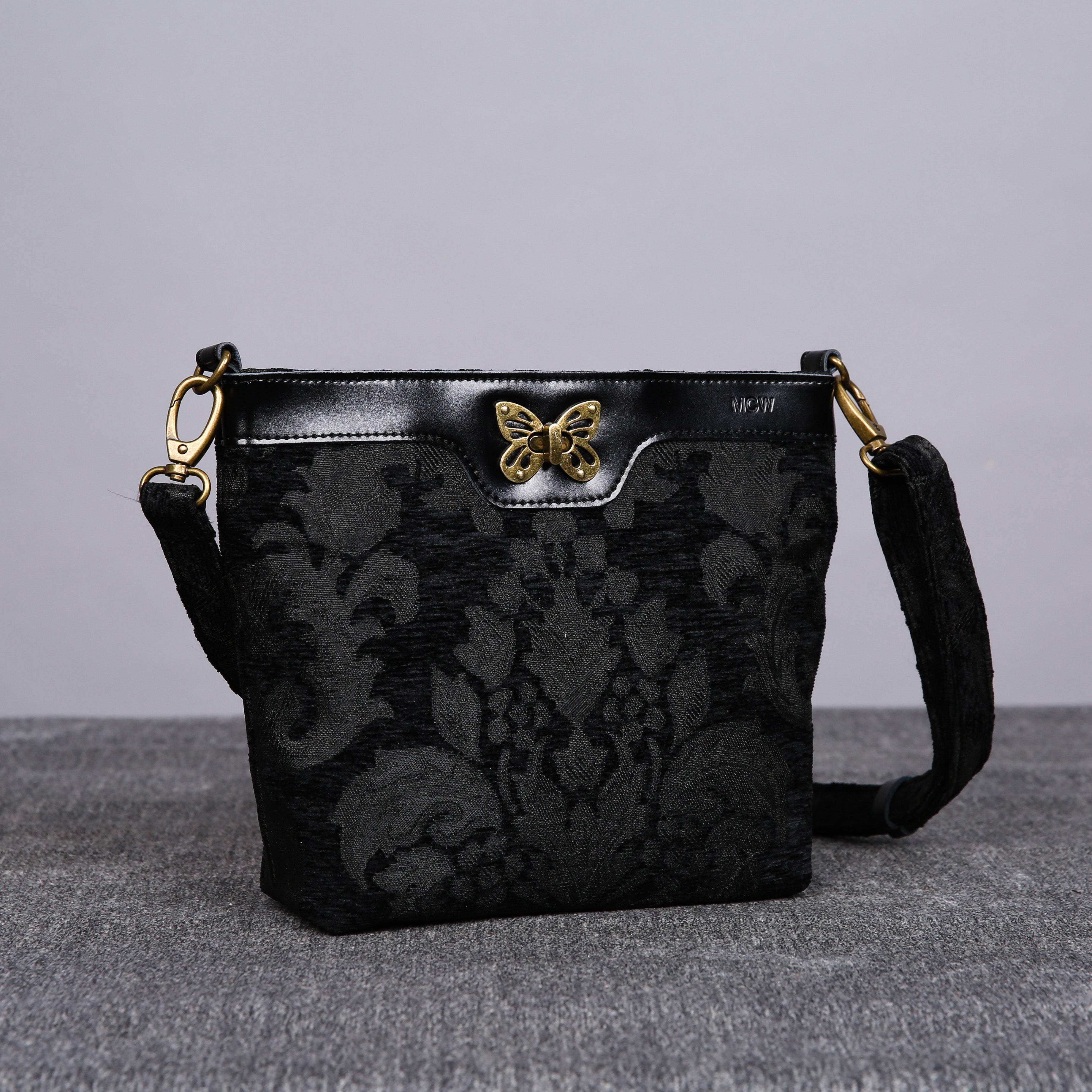 Carpetbag Crossbody Victorian Black