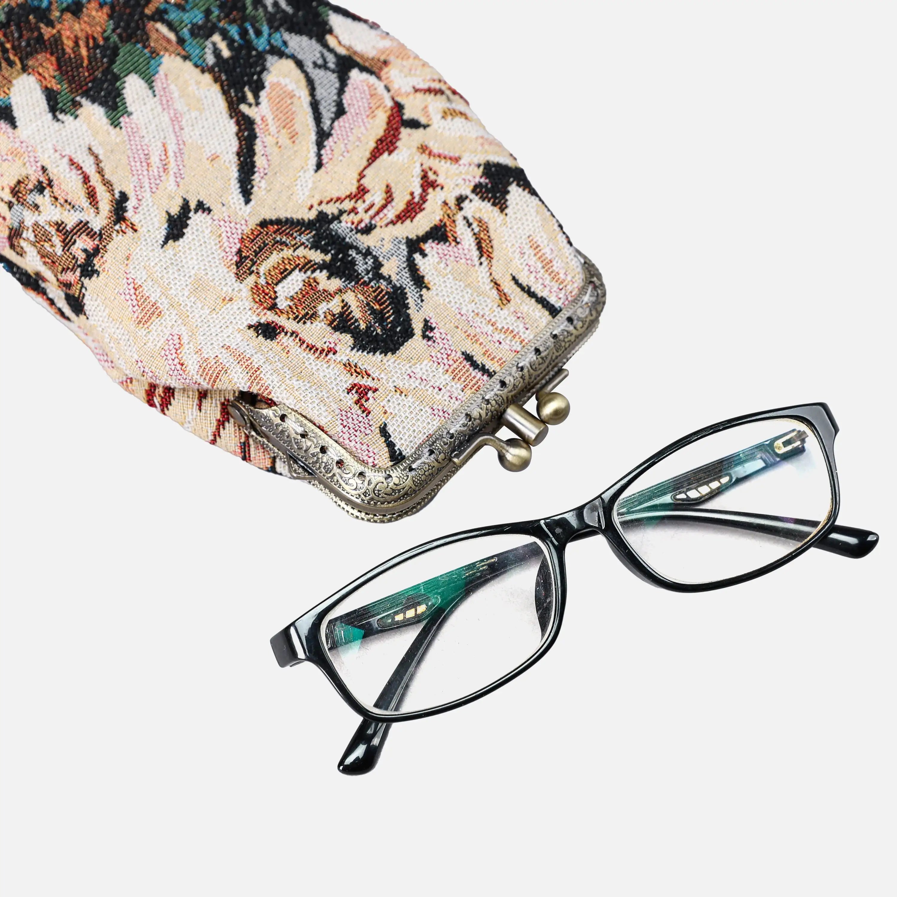Blooming Daisy Black  Carpet Eyeglasses Case of America display