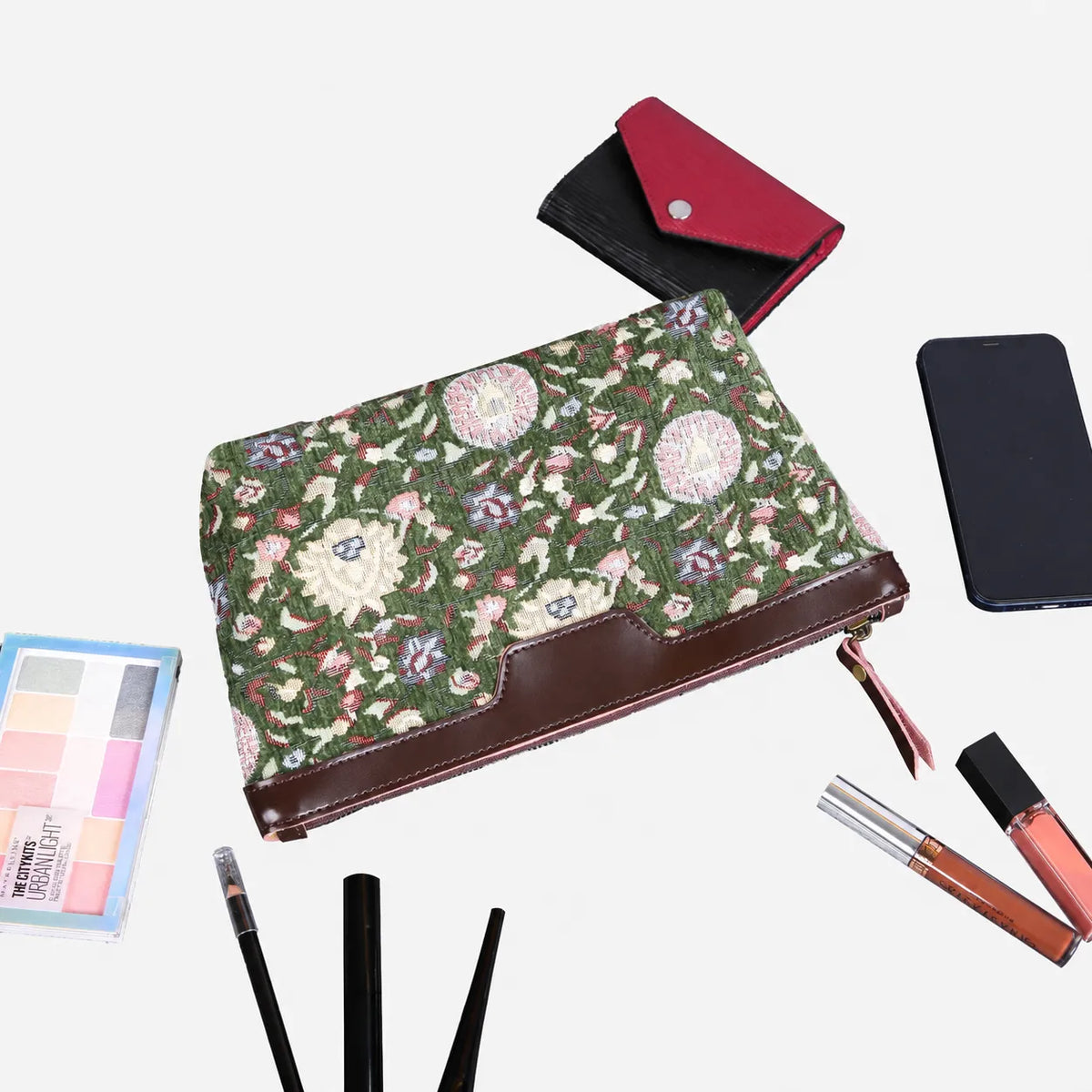 Bouquet Arugula Green Carpet Makeup Bag Carpetbag of America capacity