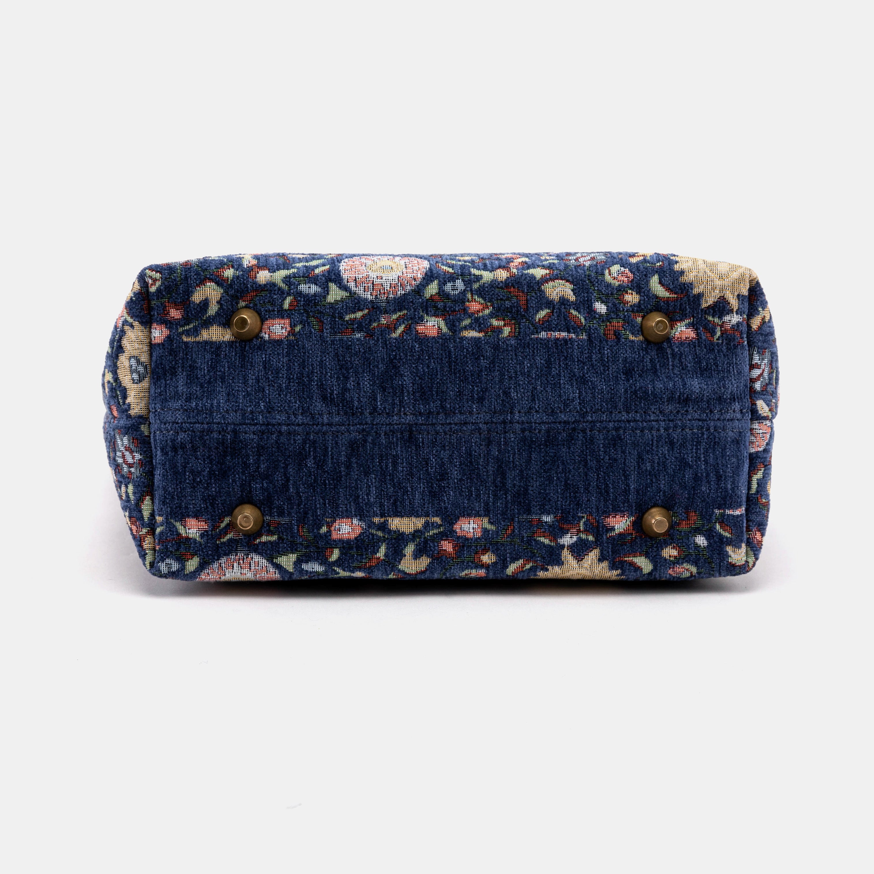 Bouquet Rose Blue Everyday Tote Bag Carpetbag of America  bottom