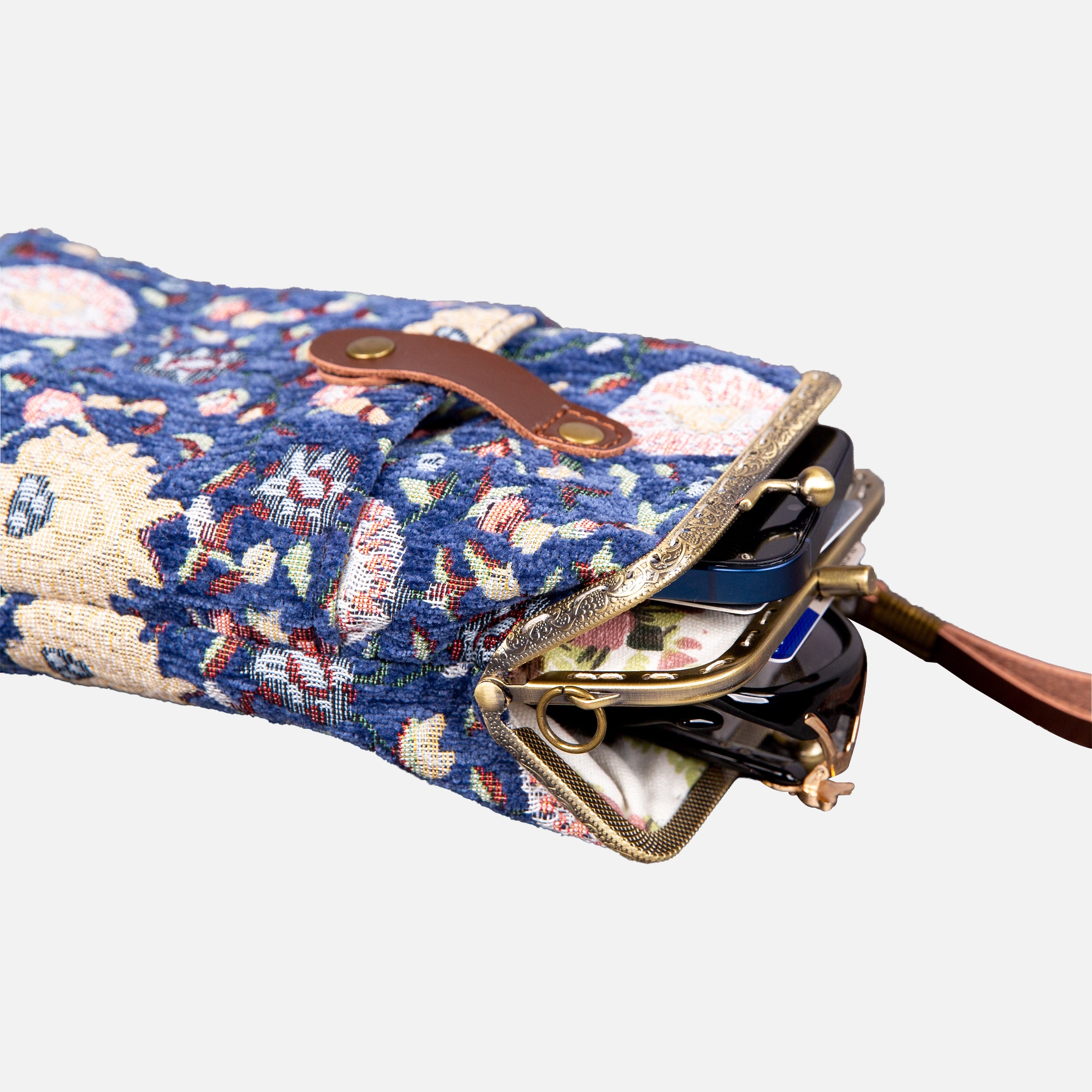 Bouquet Rose Pattern Series Carpet Phone Case Carpetbag of America side