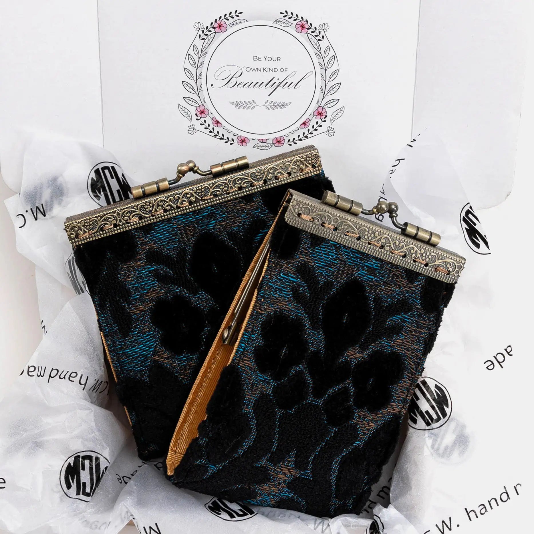 Burnout Velvet Black Card Wallet  of America package
