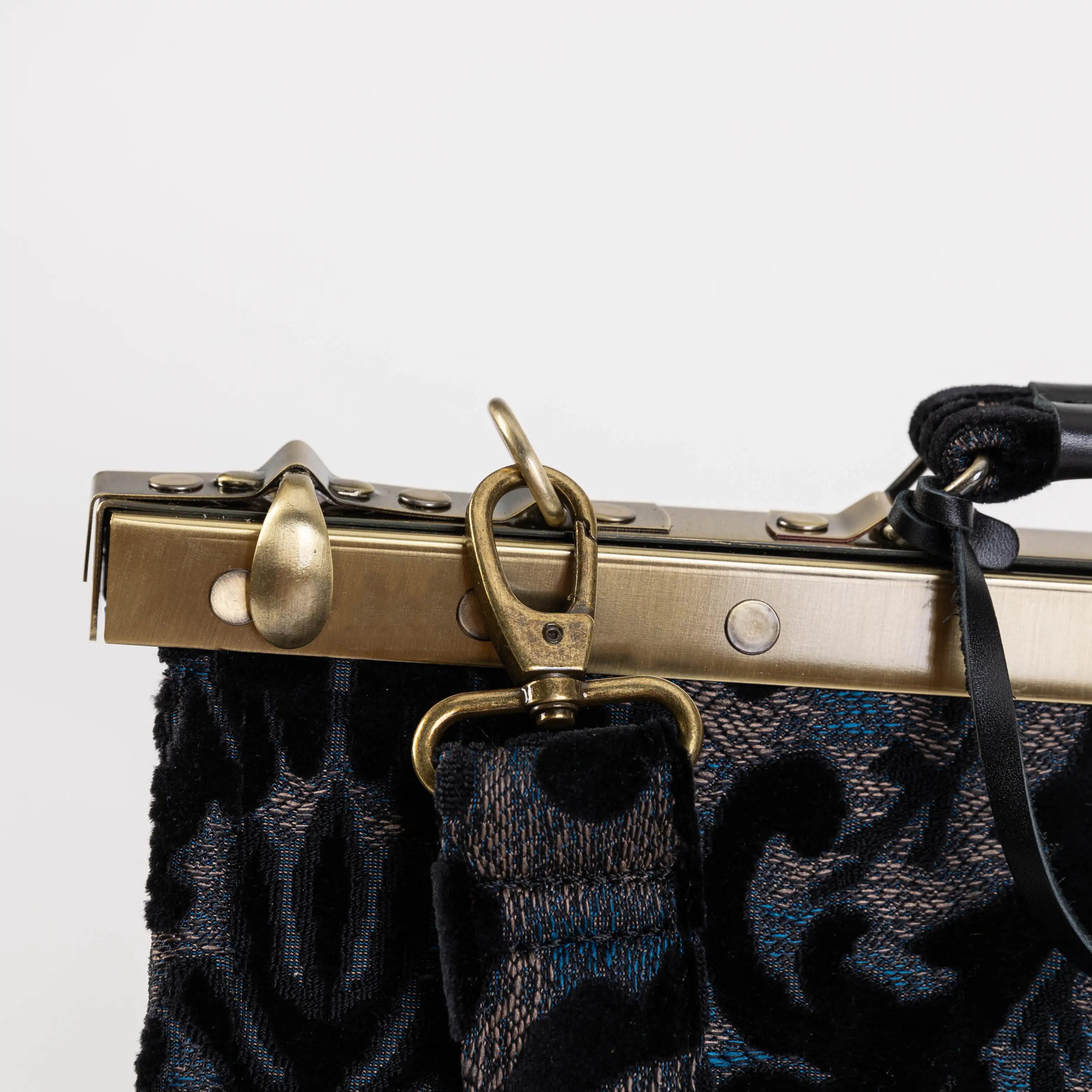 Burnout Velvet Black Celine Carpet Gladstone Bag of America shoulder strap clasp