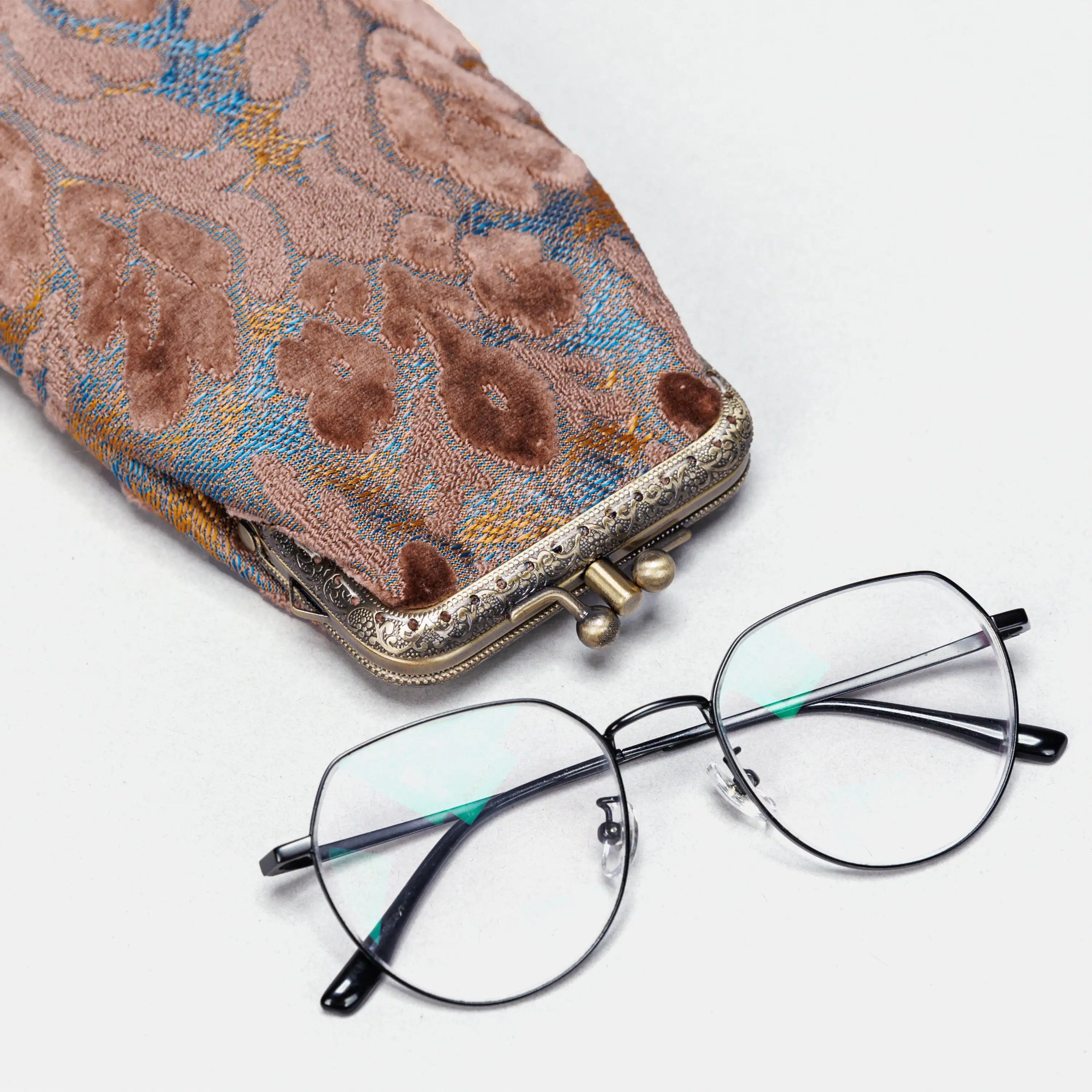 Burnout Velvet Camel Carpet Eyeglasses Case of America with glasses-4