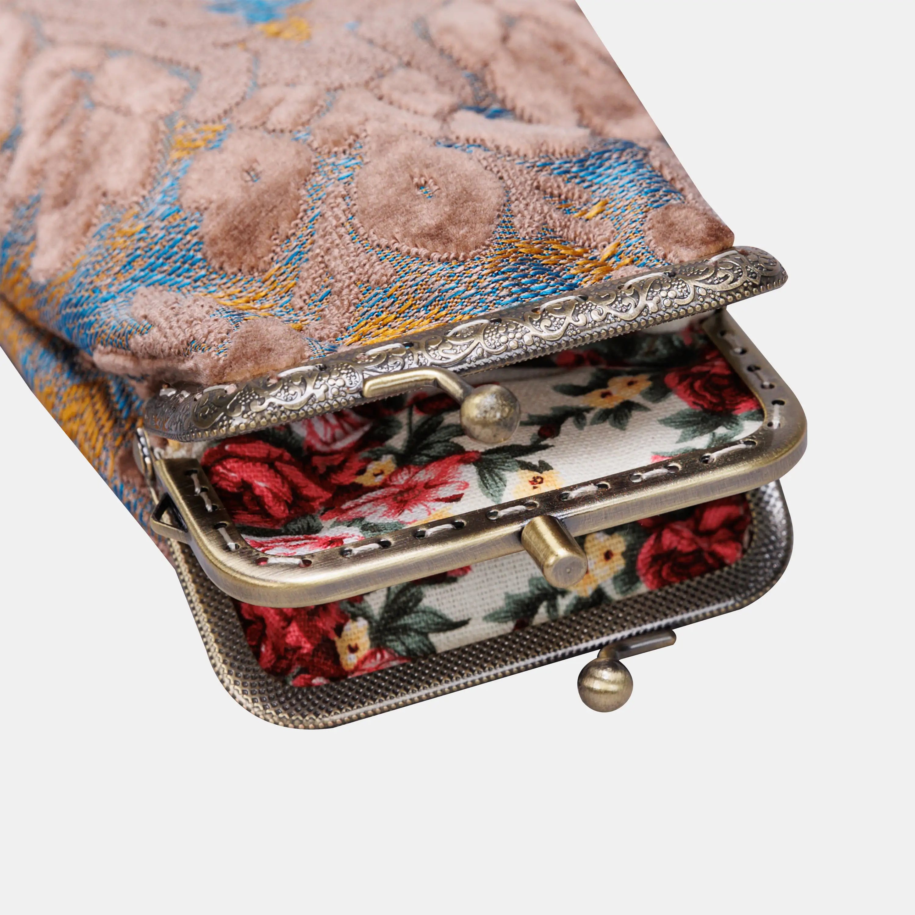 Burnout Velvet Camel Carpet Eyeglasses Case of America the metal clamp opens-3