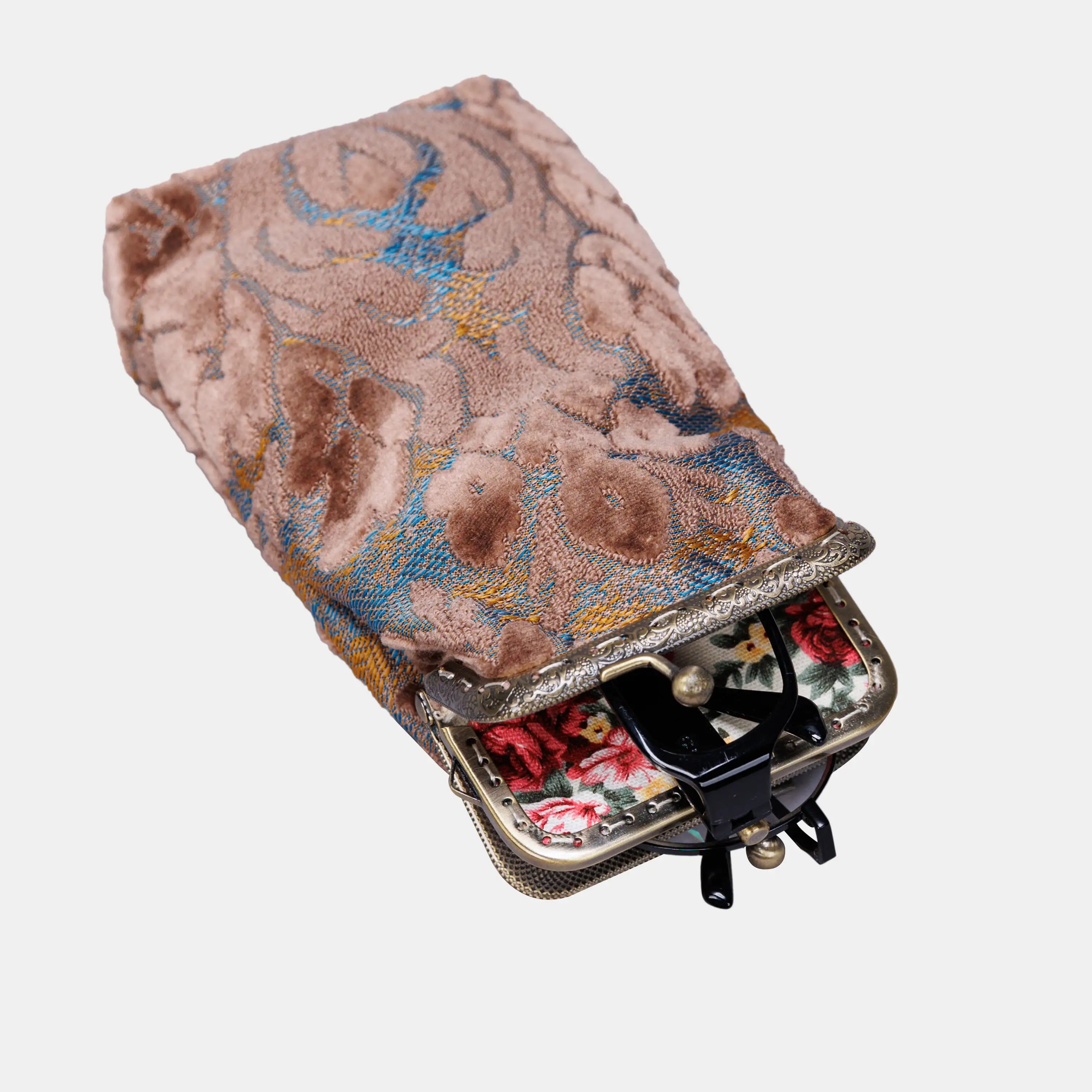 Burnout Velvet Camel Carpet Eyeglasses Case of America Lying down-2