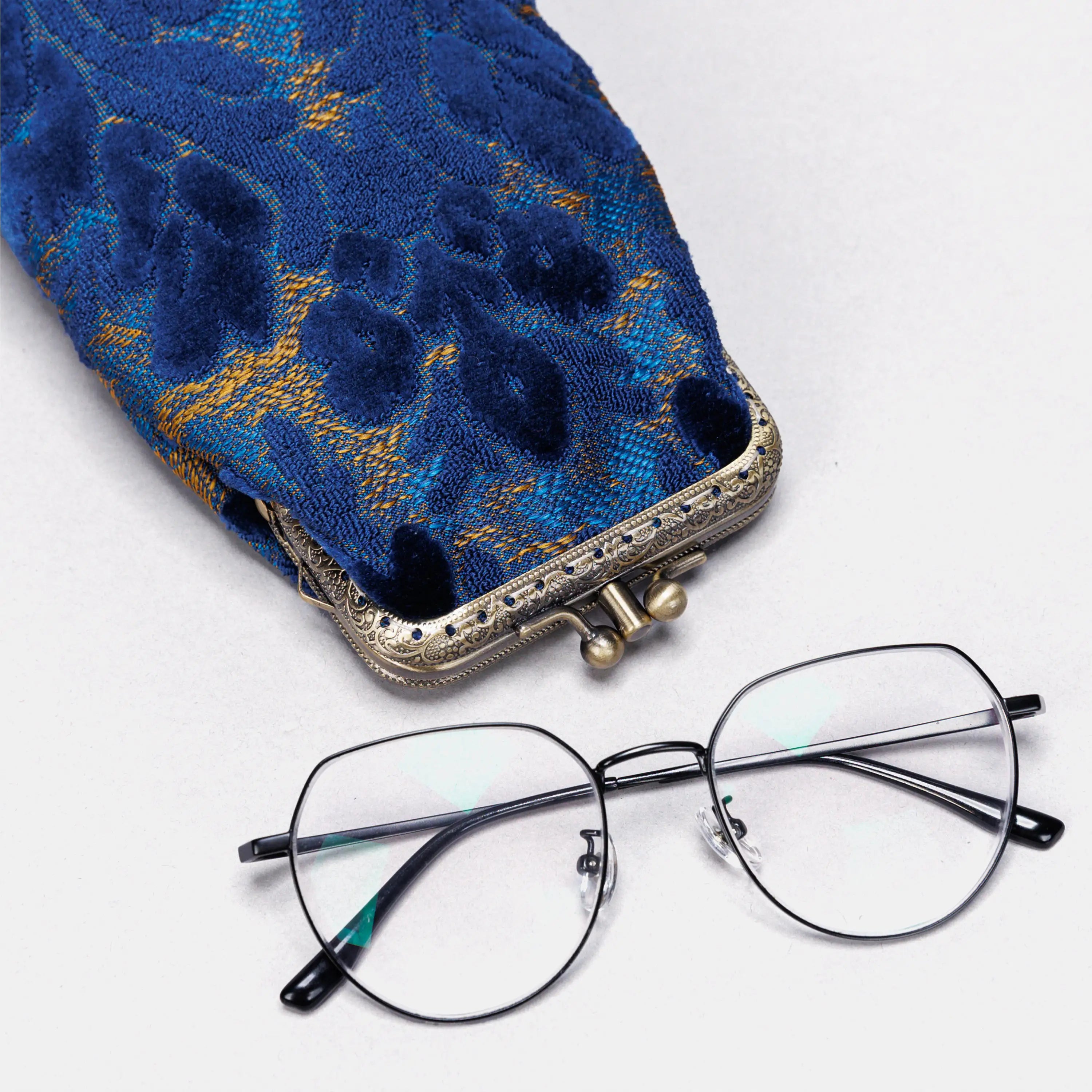 Burnout Velvet Navy Carpet Eyeglasses Case of America with glasses-4
