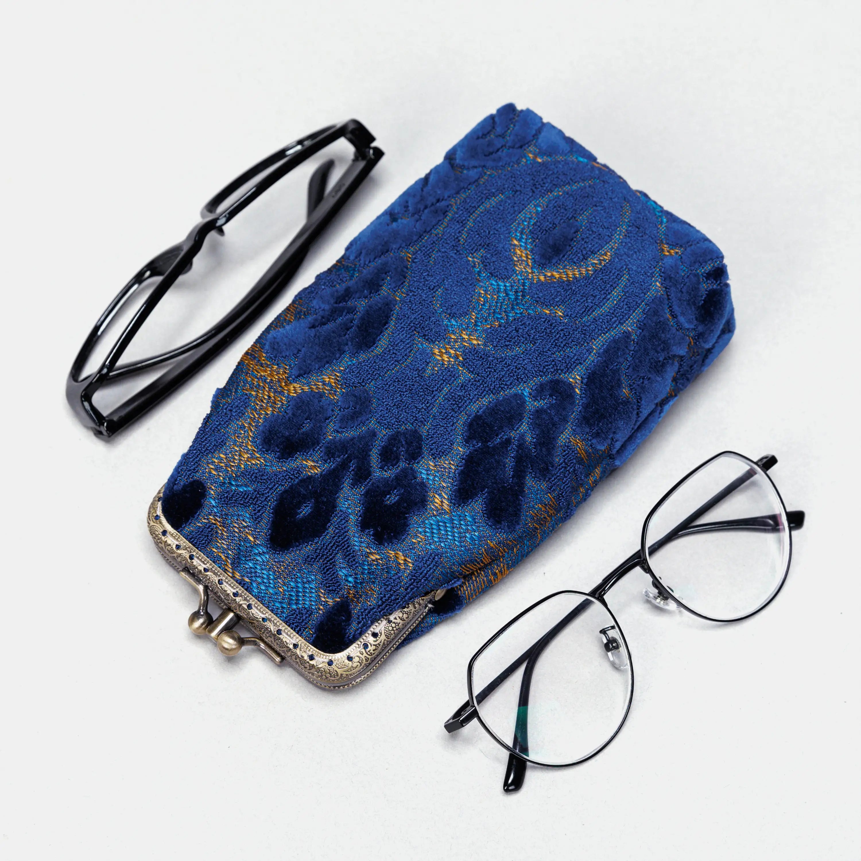 Burnout Velvet Navy Carpet Eyeglasses Case of America with glasses-1