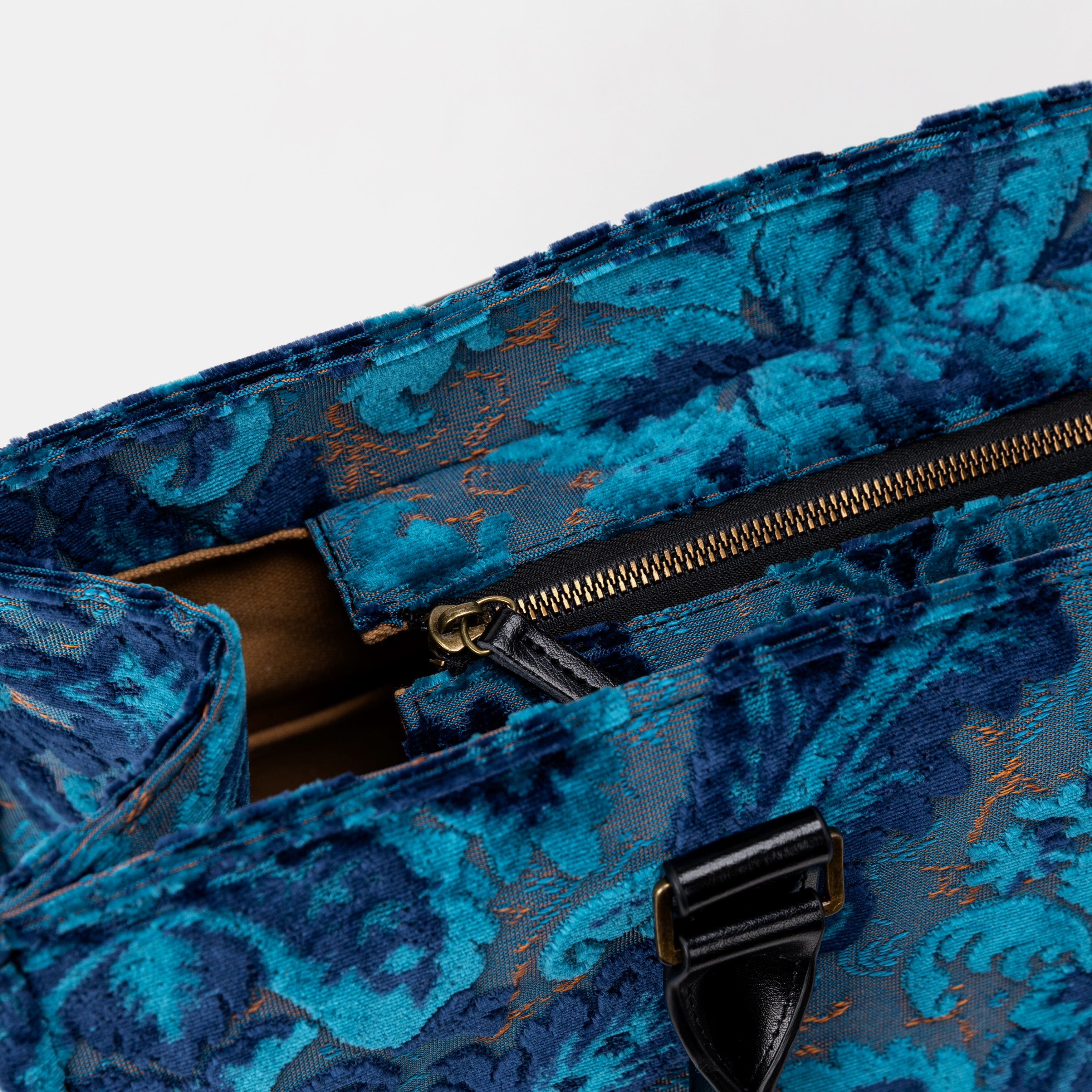 BURNOUT VELVET REVIVAL AQUA LAPTOP WORK TOTE of America CLOSURE