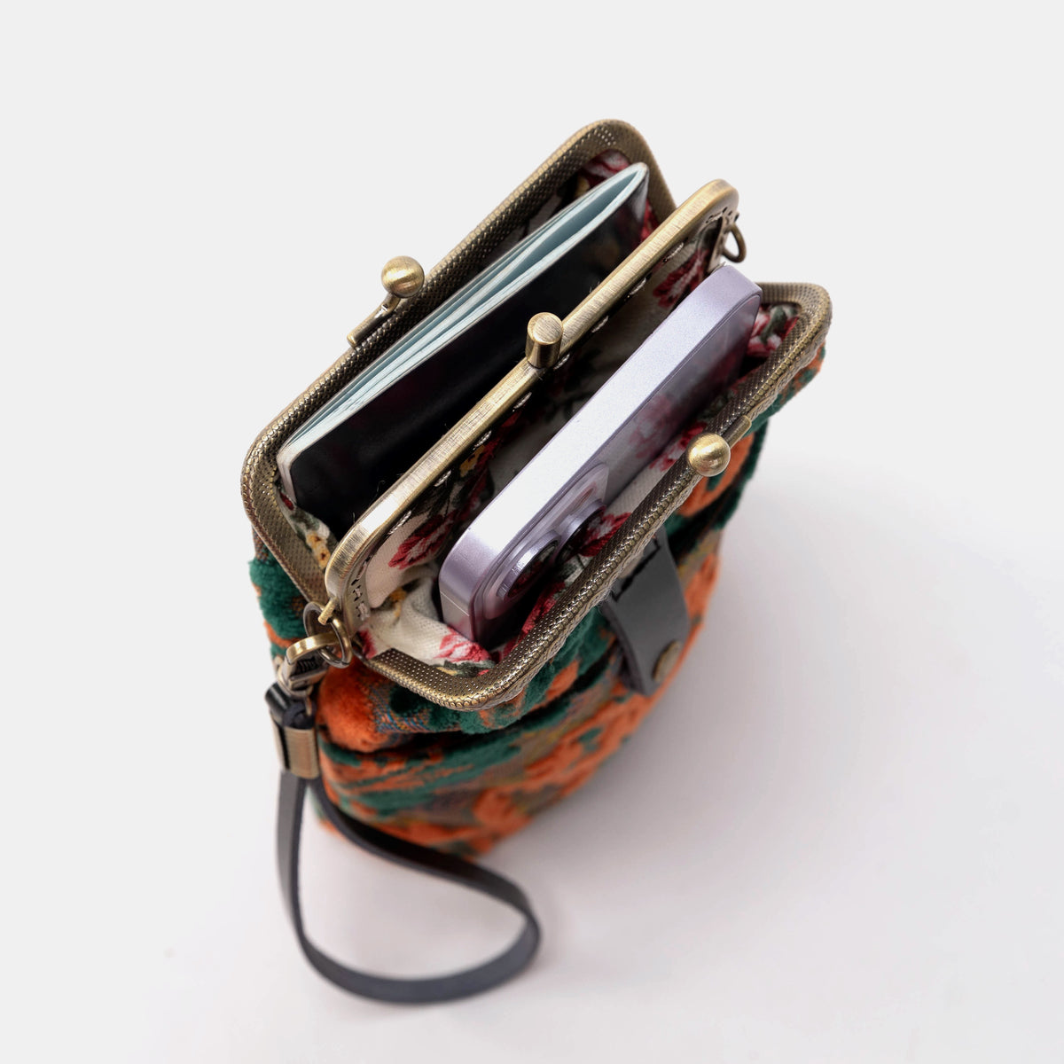 Burnout Velvet Revival Jade Carpet Phone Case Carpetbag of America open mouth with phone