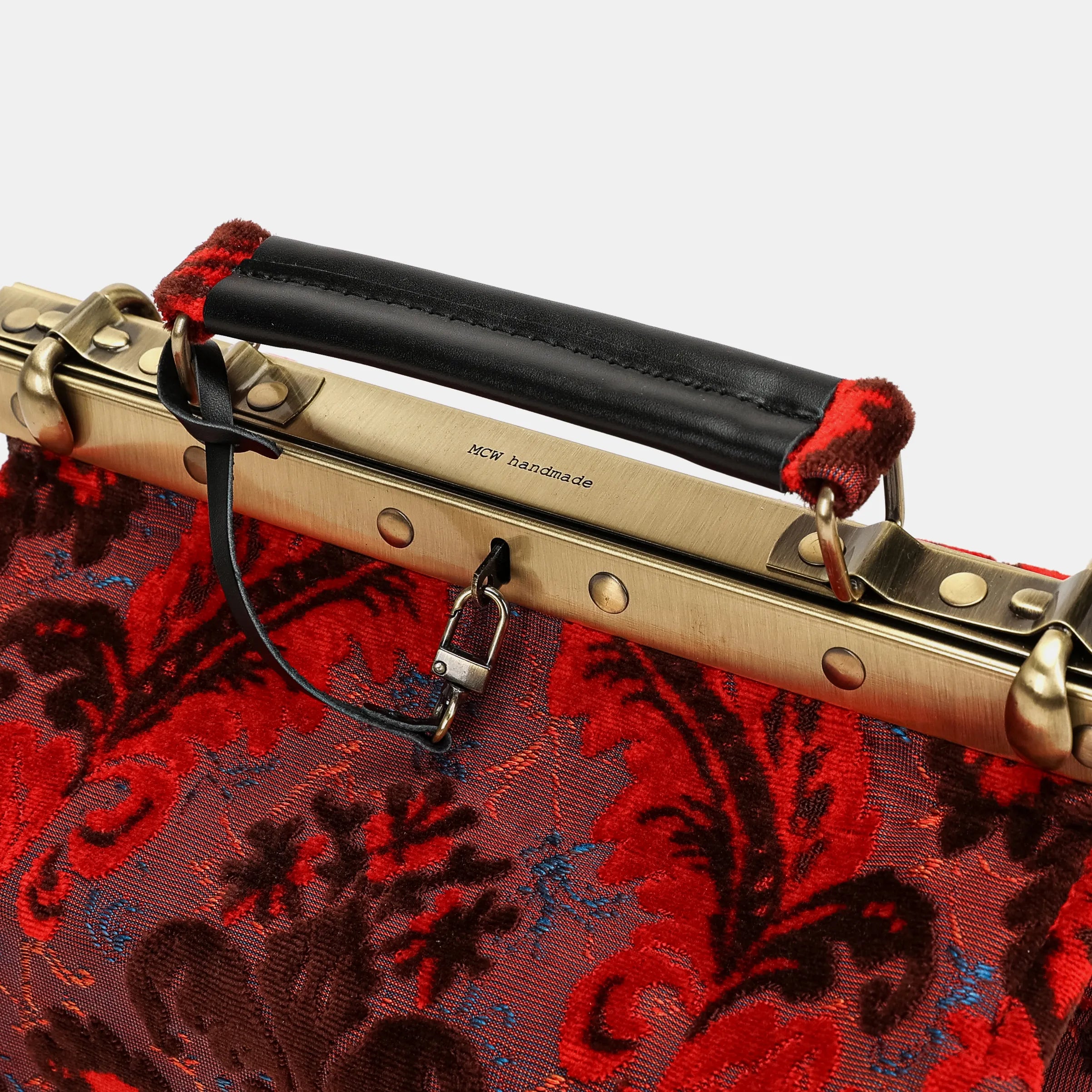 Burnout Velvet Revival Scarlet Vivienne Carpet Purse Gladstone Bag logo