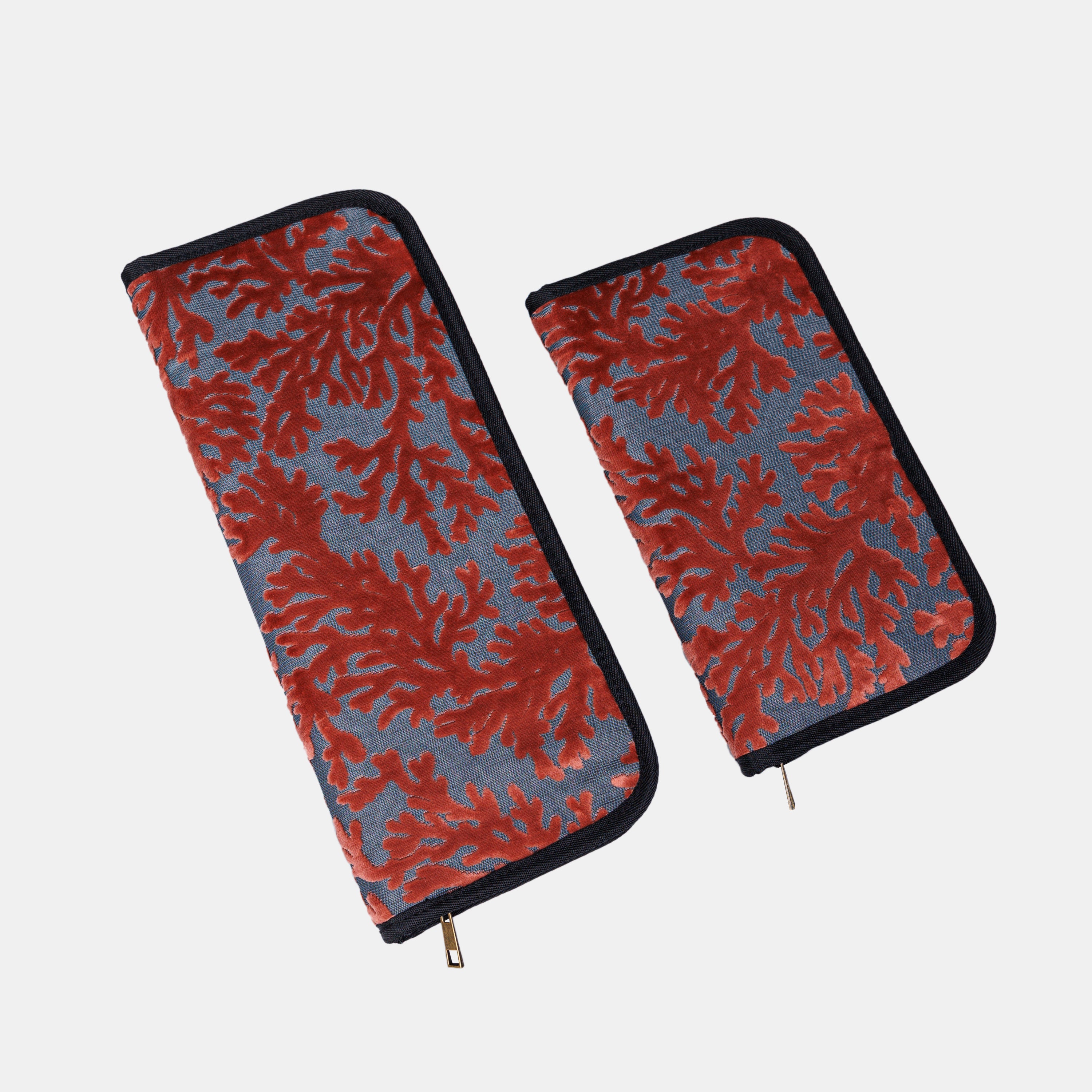St Tropez Scuba Coral Carpet Needle Case  of America large and small main