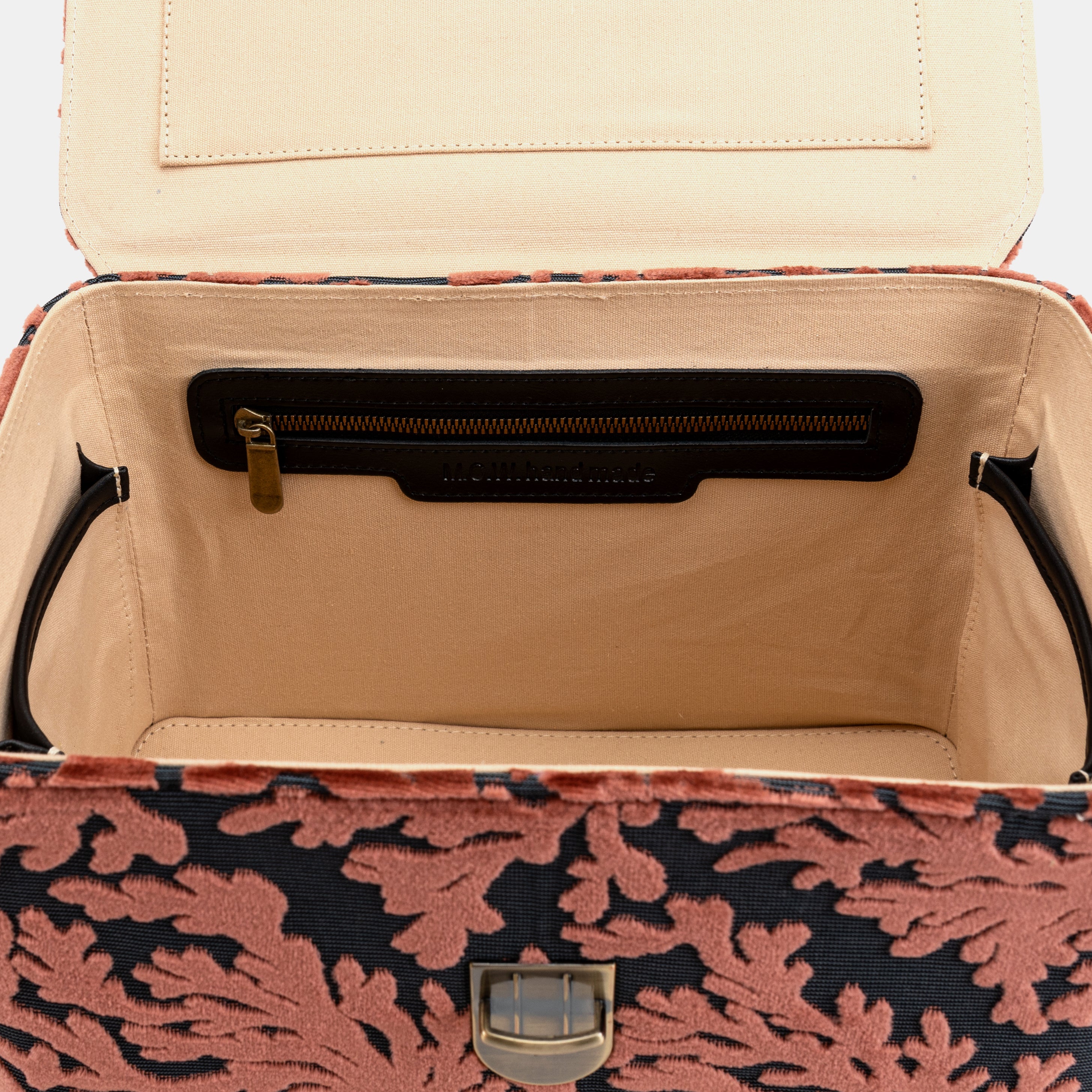 Burnout Velvet St Tropez Scuba Coral Josephine Large Train Case inside