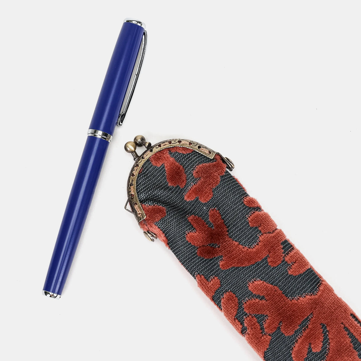 Burnout Velvet St Tropez Scuba Coral Solo Pen Case of America with pen