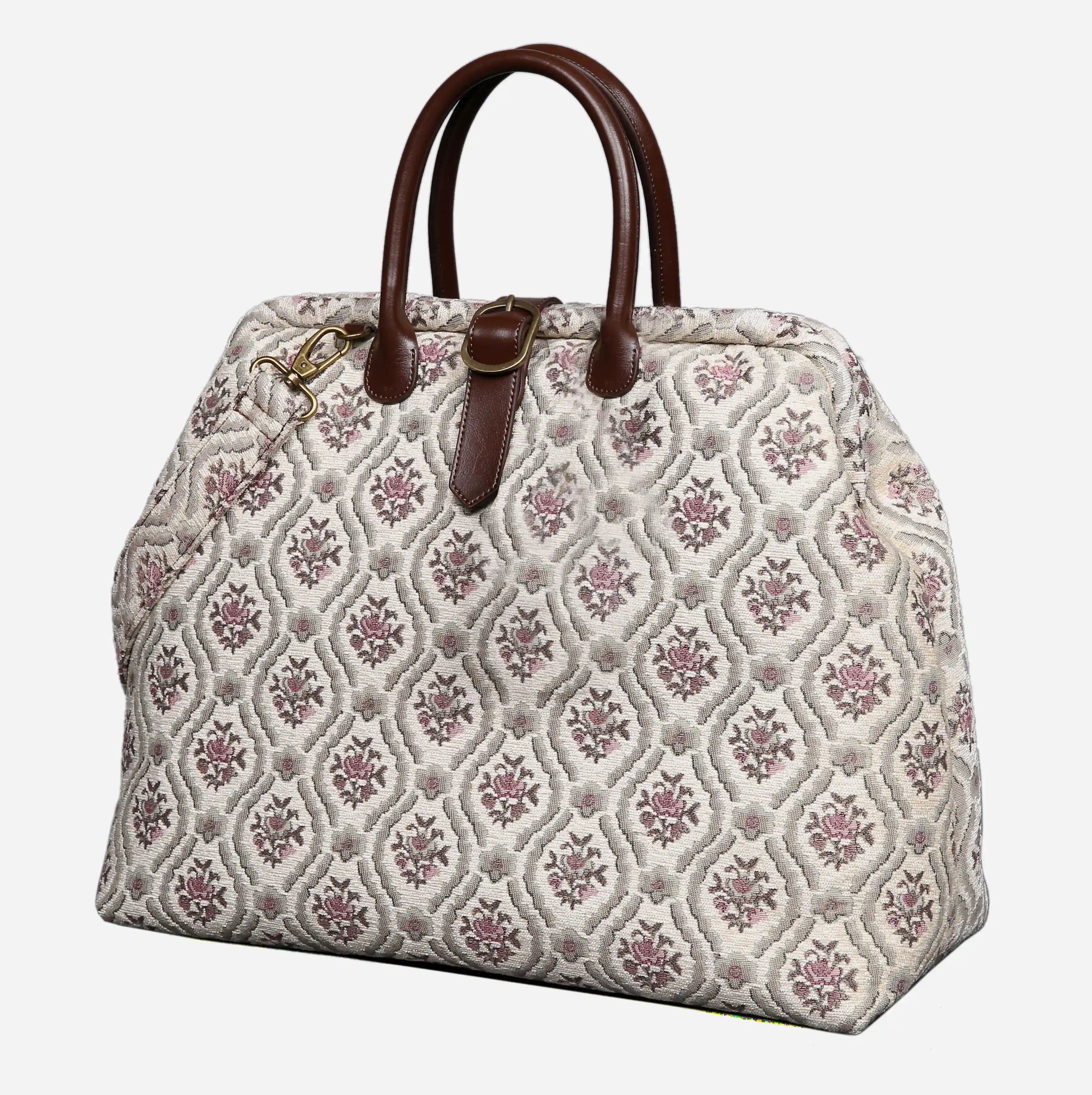 Traditional Cream Mary Poppins Weekender Carpetbag of America front