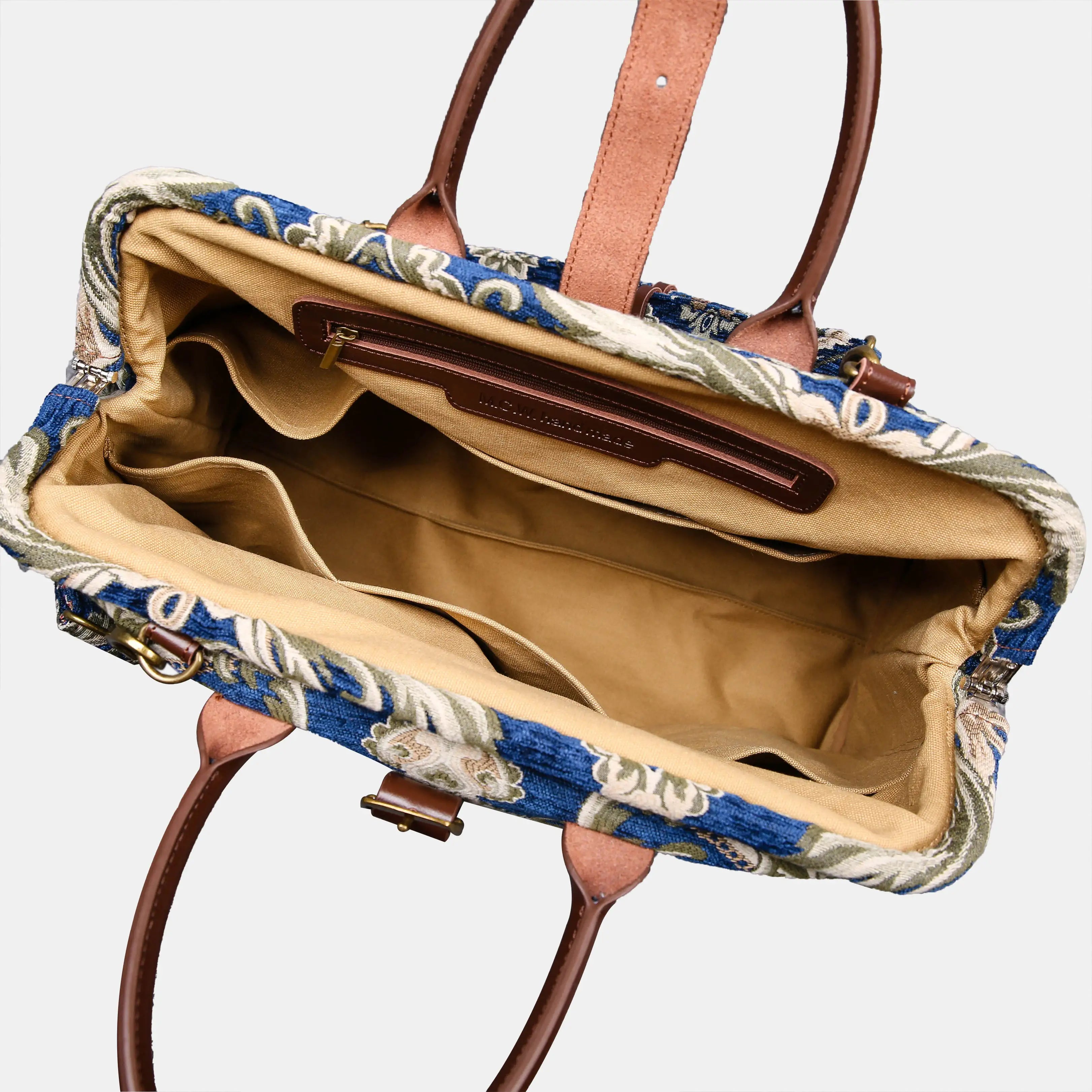 Elizabeth Blue Mary Poppins Weekender Carpetbag of America open