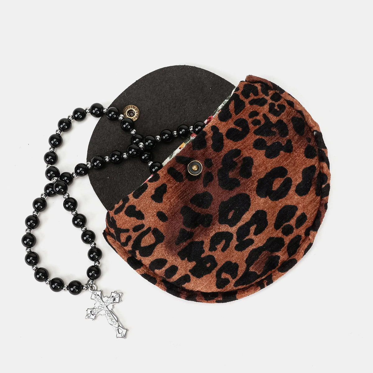 Leopard Classic Rosary Bag Carpetbag of America in use