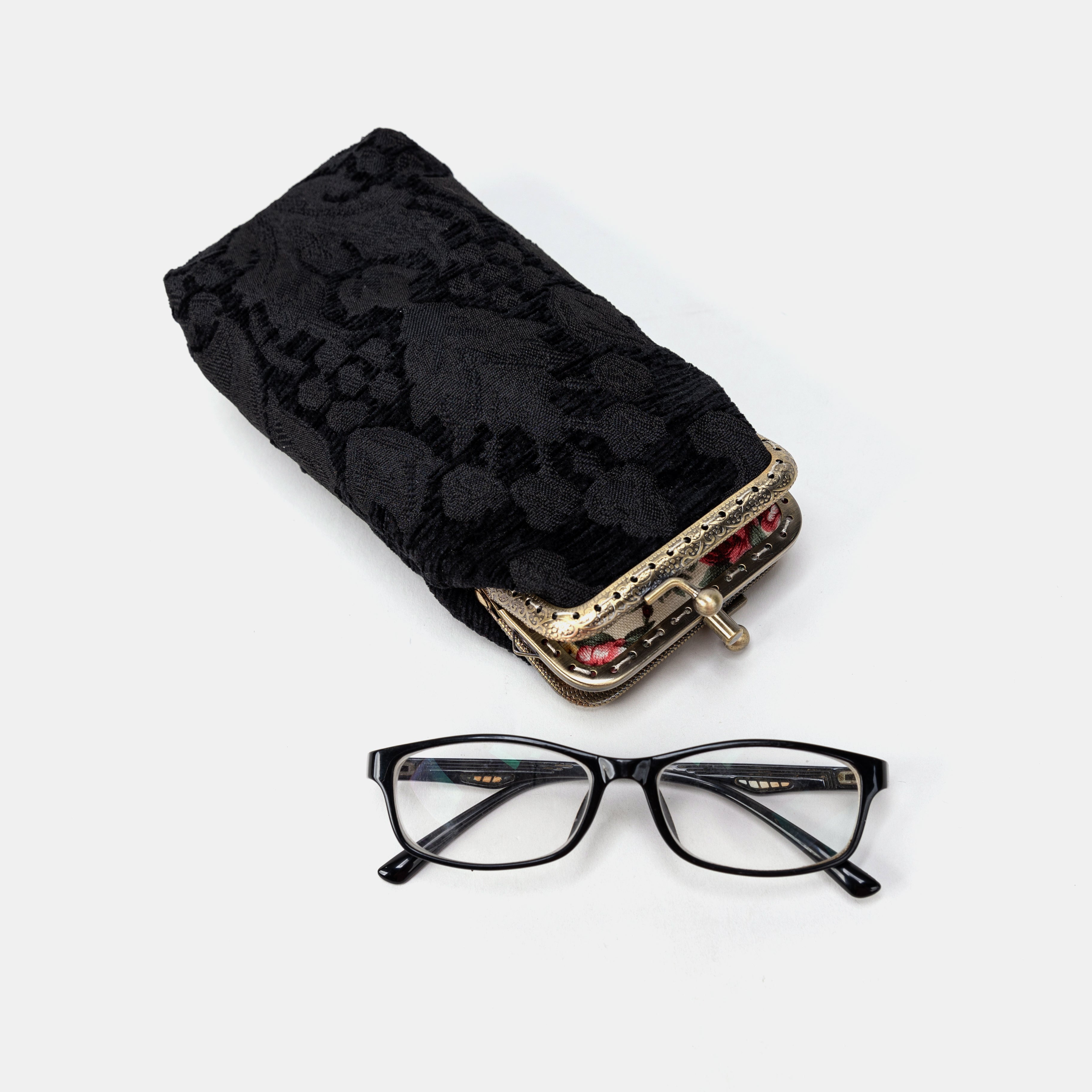 Victorian Blossom black Carpet Eyeglasses Case and eyeglasses
