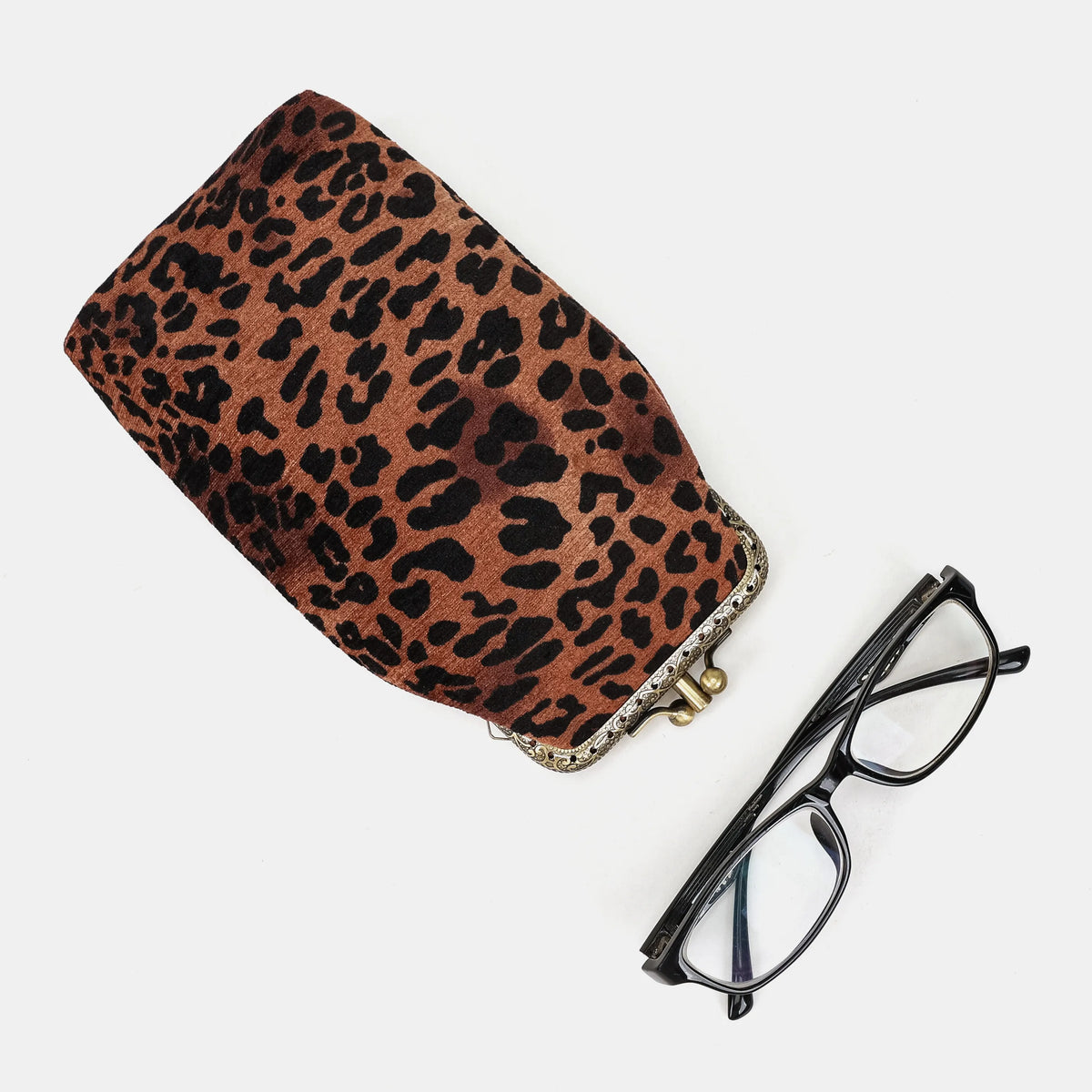 Leopard Classic Carpet Eyeglasses Case Carpetbag of America display