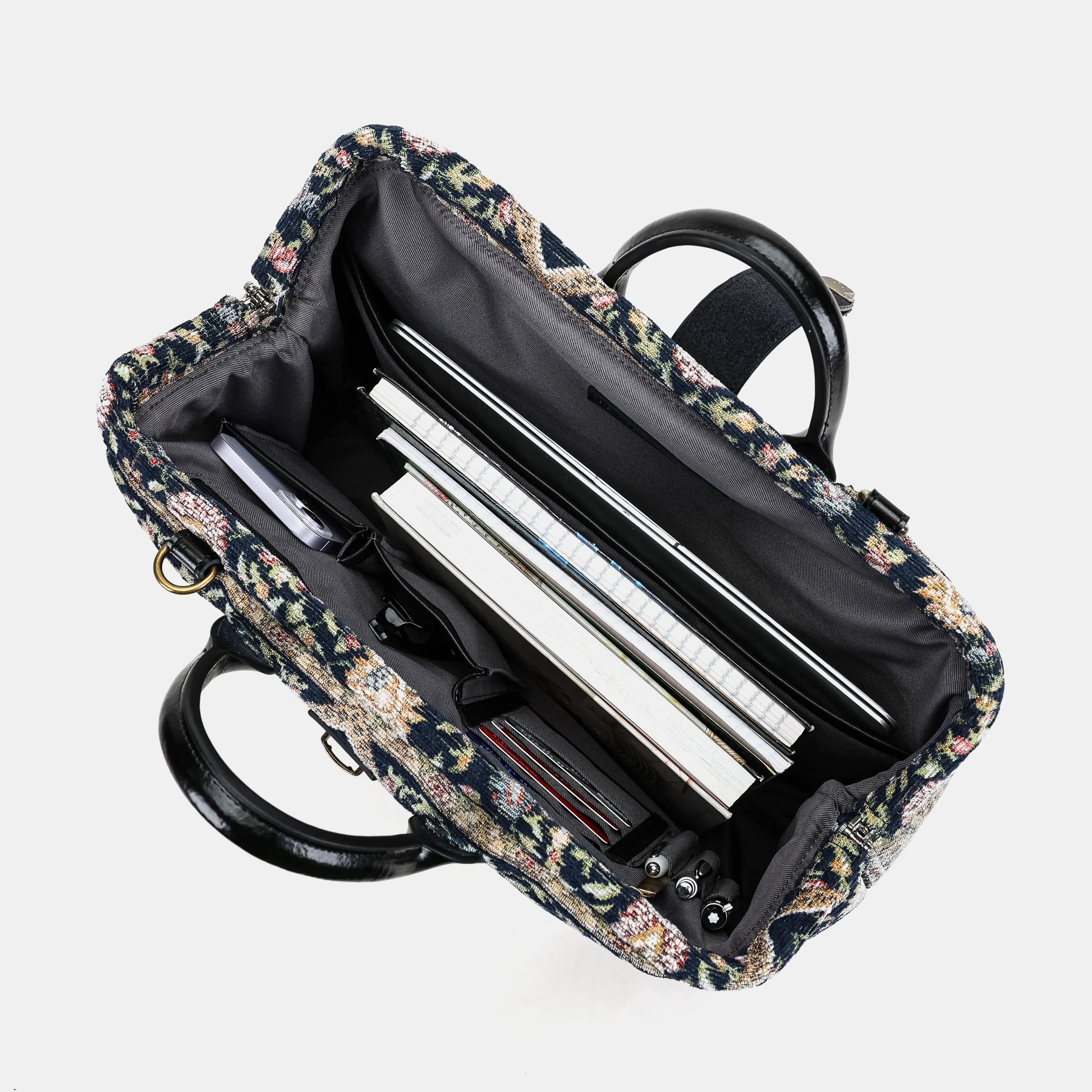 Oriental Navy Carpetbag of America in use